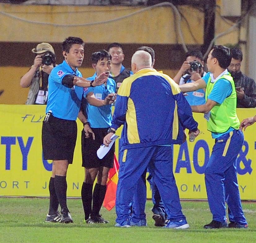 cau thu doi xu trong tai anh 8