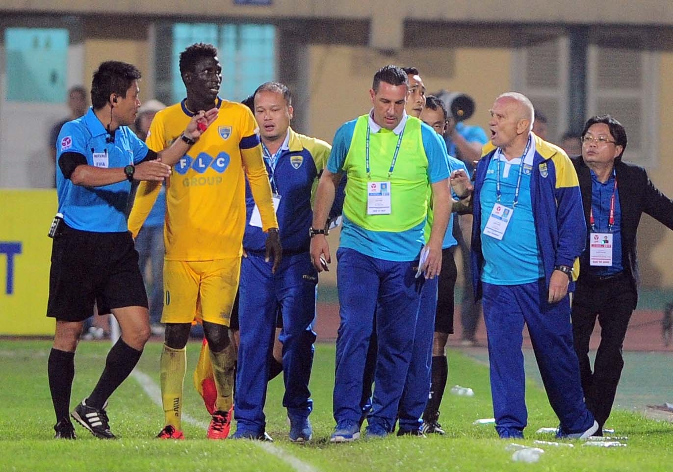 cau thu doi xu trong tai anh 9