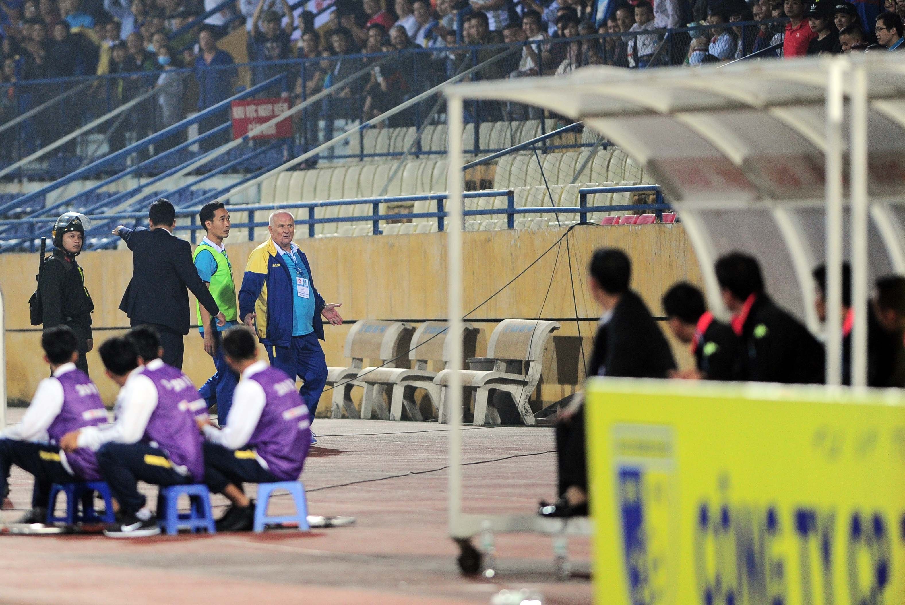 cau thu doi xu trong tai anh 10