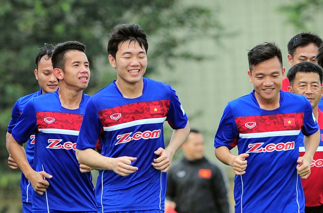 Xuan Truong cuoi hip mat khi tuyen Viet Nam tap buoi dau hinh anh