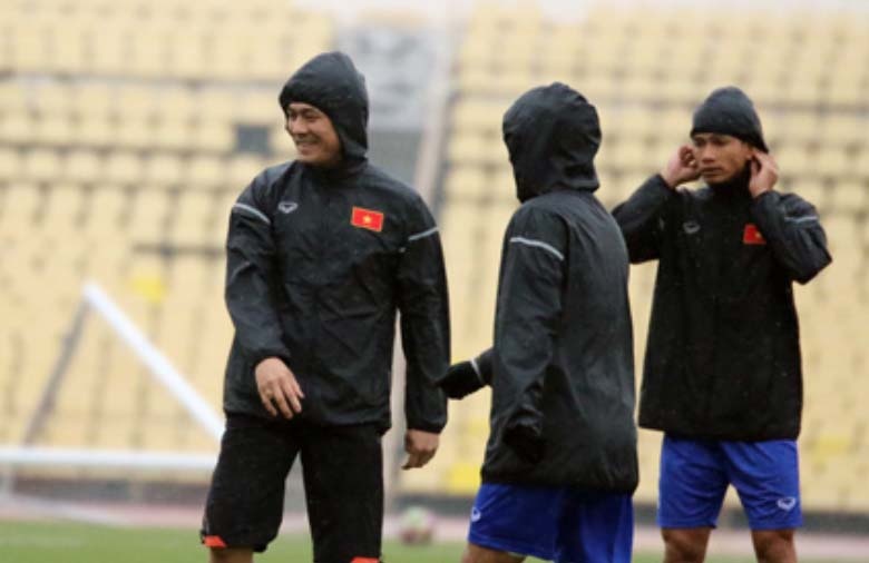 Tuyen Viet Nam tap trong mua lanh chuan bi don Afghanistan hinh anh