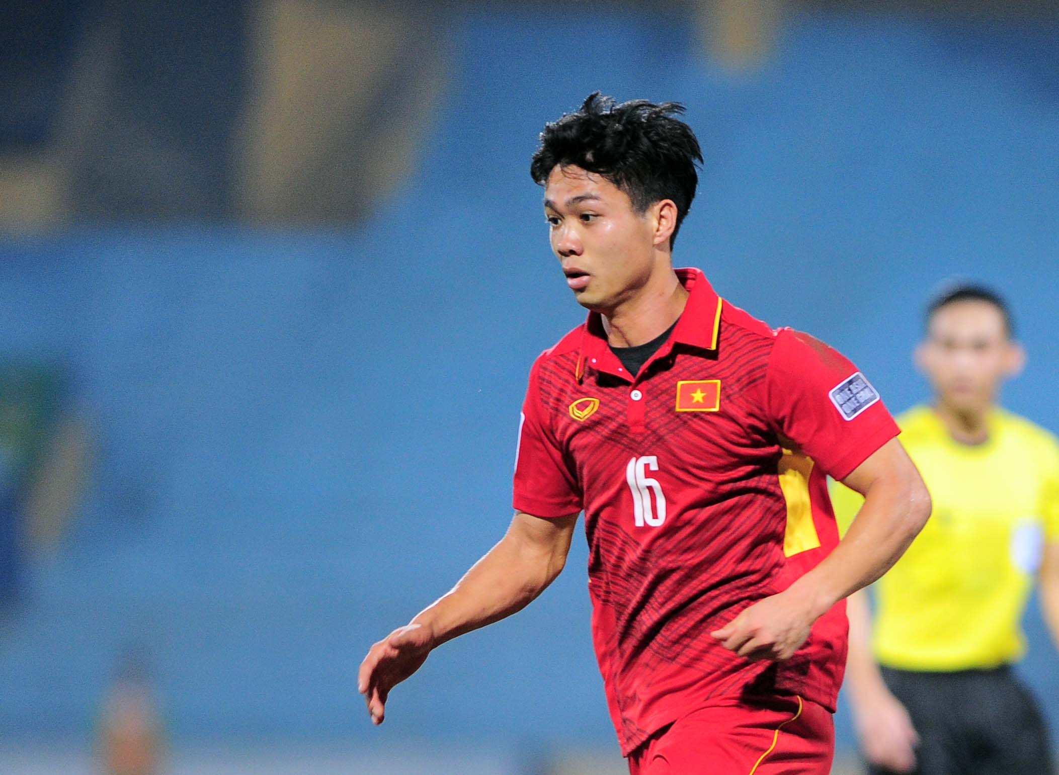 Tuyen Viet Nam bao gio co trung phong cam? hinh anh