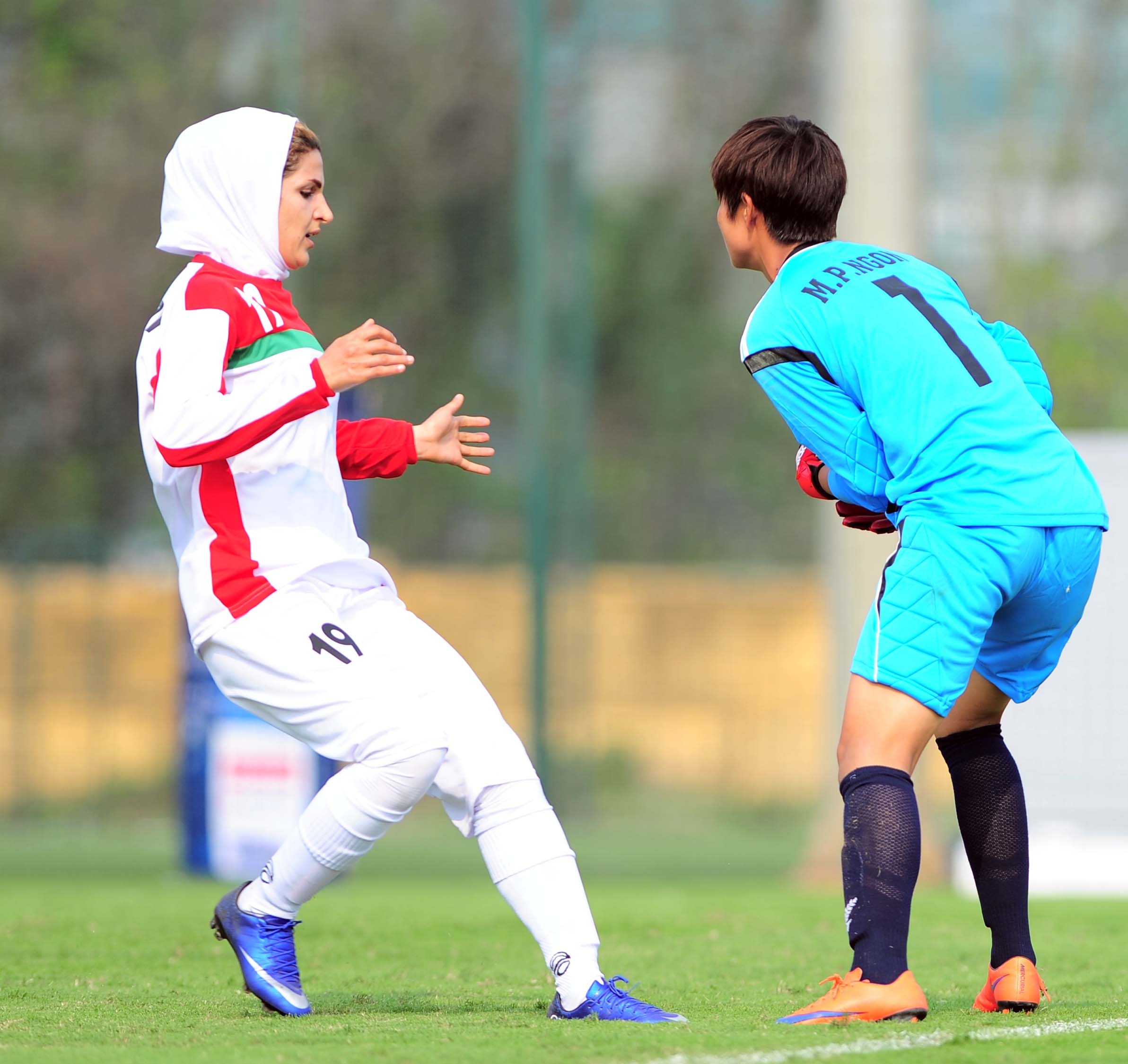 ve dep cau thu nu Iran anh 7