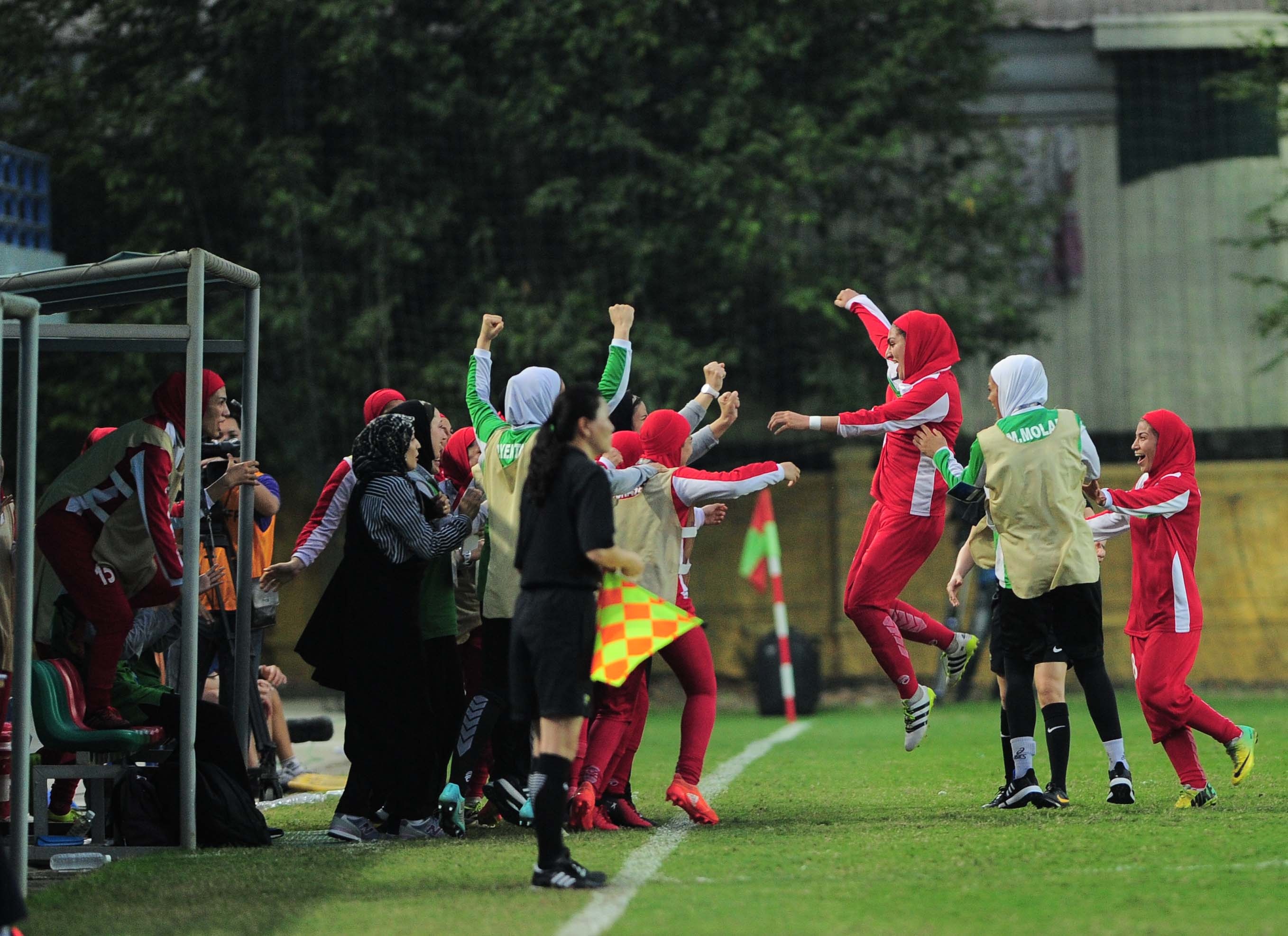 nu Viet Nam thang dam anh 4