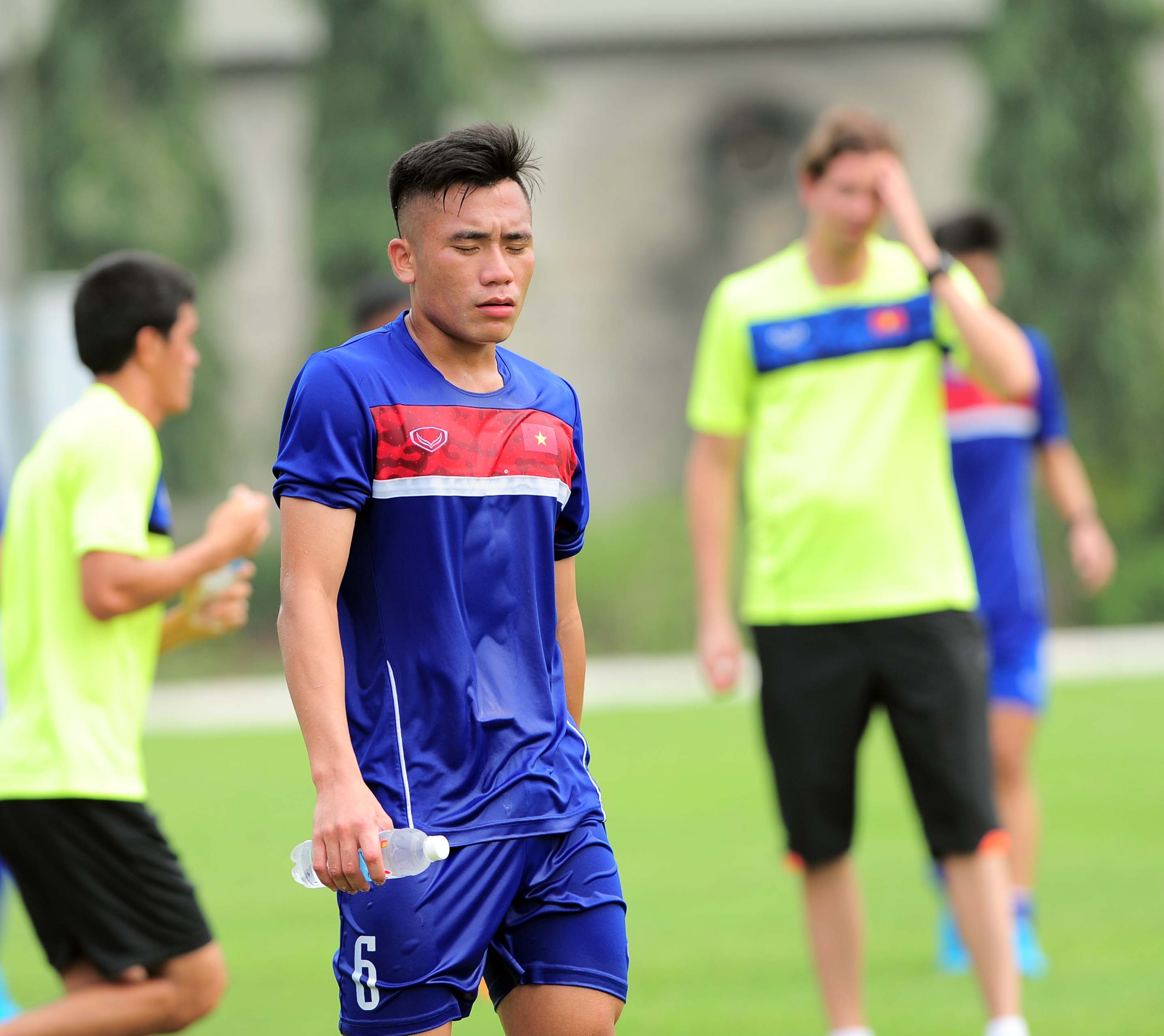 U20 Viet Nam ren the luc anh 9