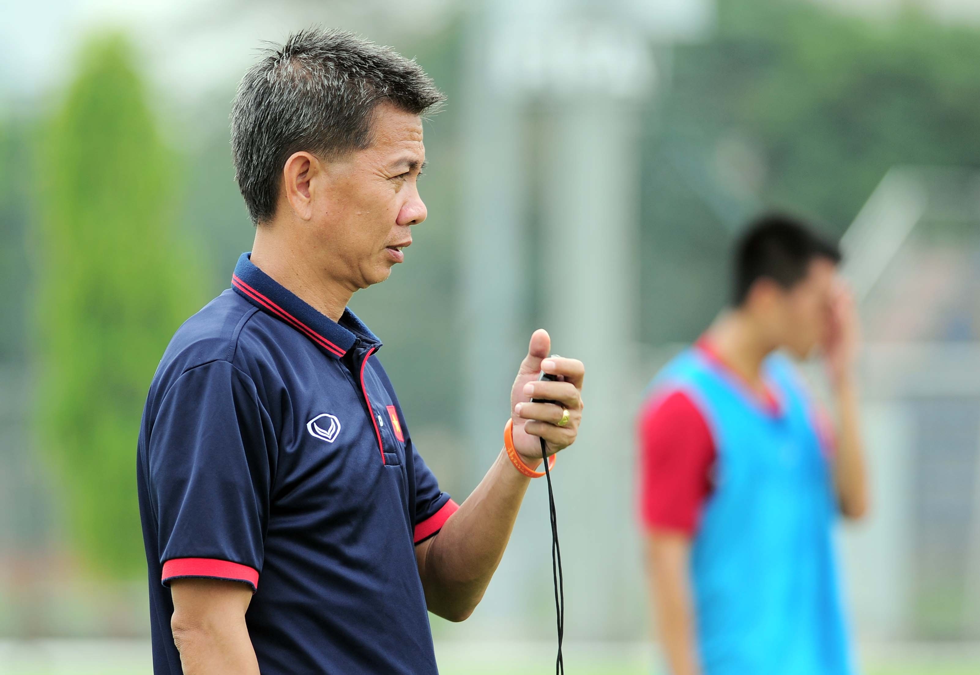 Hang thu U20 len tuyen: Bau Duc va HLV Hoang Anh Tuan thoi huc hac? hinh anh