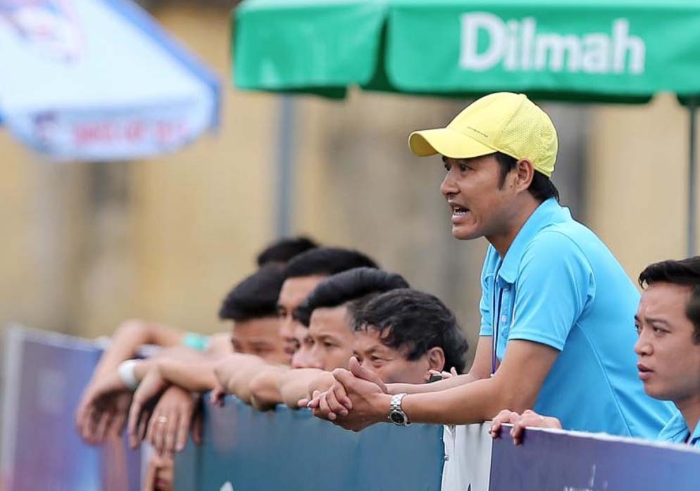 Hong Son cam quan tai giai hang Nhat phui Ha Noi 2017 hinh anh