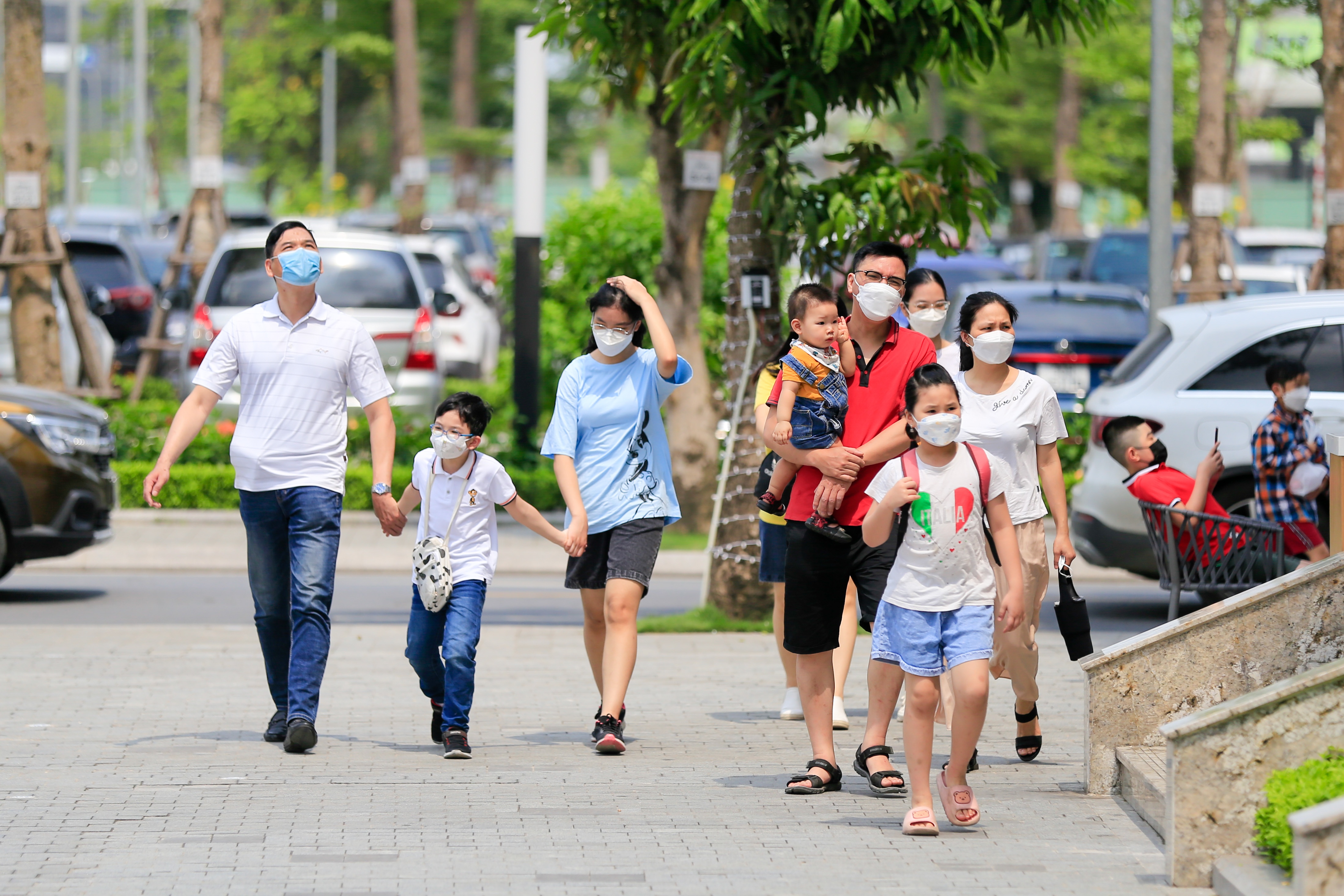 trung tam thuong mai dong nghit khach anh 15