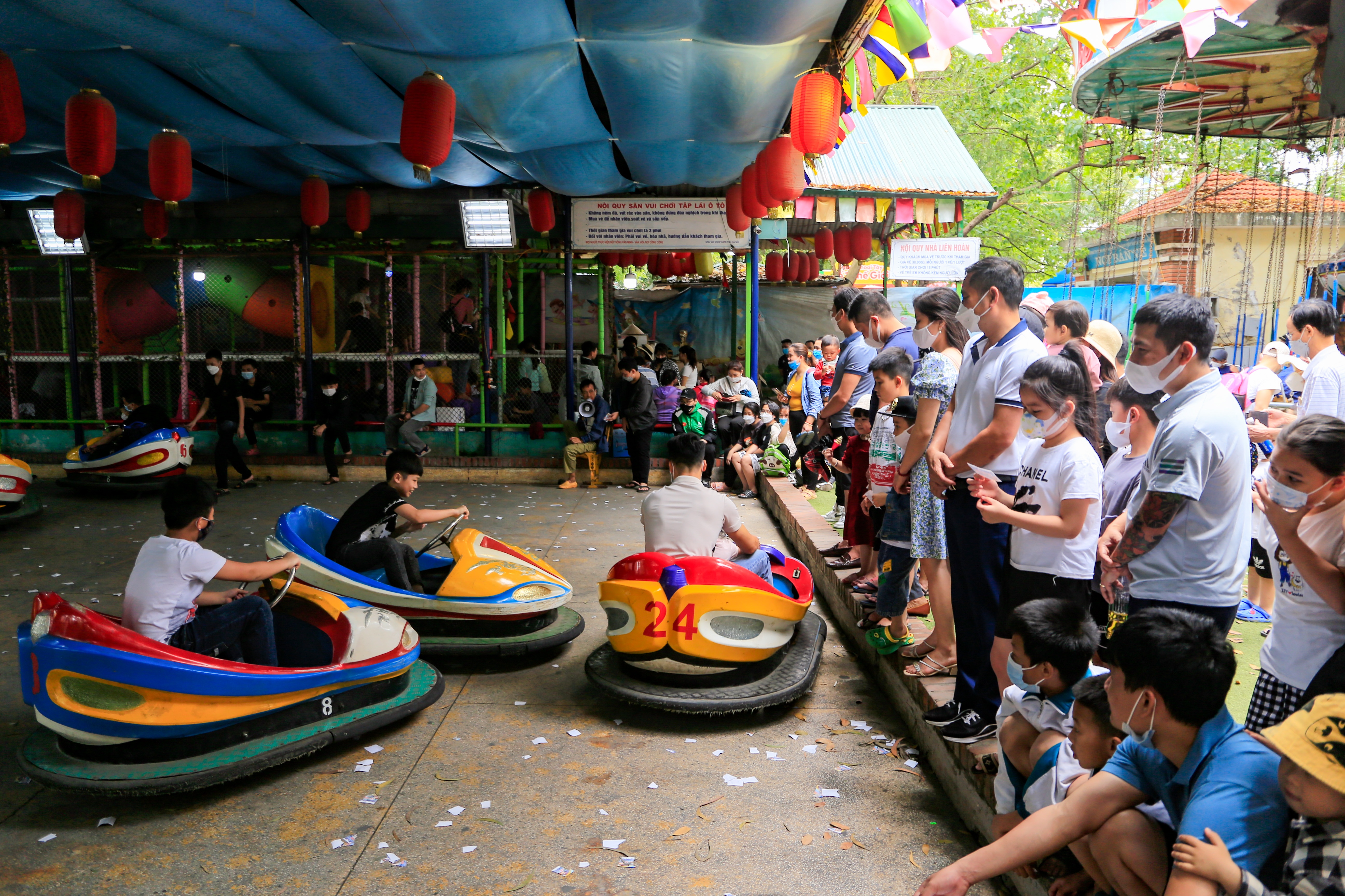 hang nghin nguoi ve khu vui choi tai Ha Noi anh 8