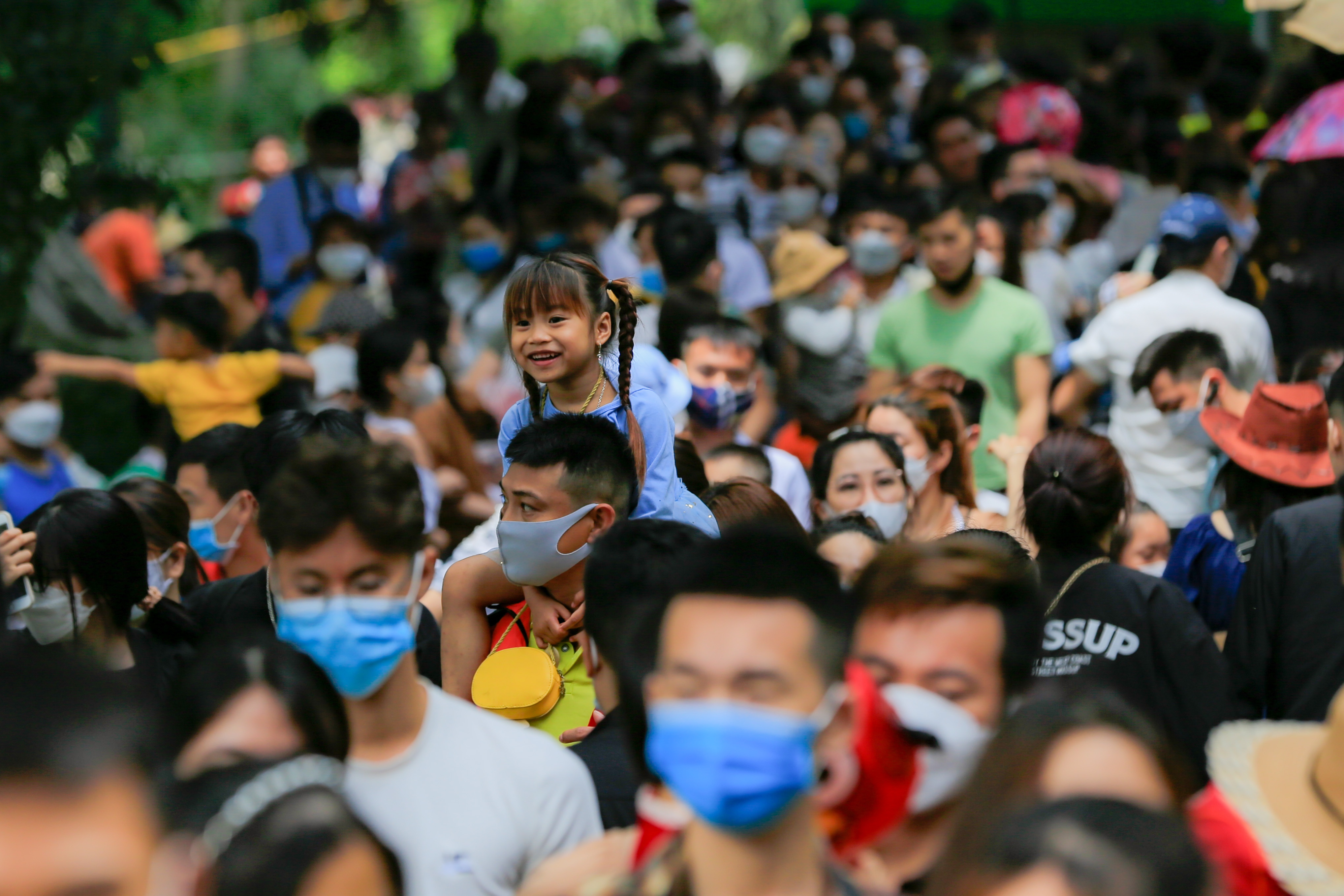 hang nghin nguoi ve khu vui choi tai Ha Noi anh 5