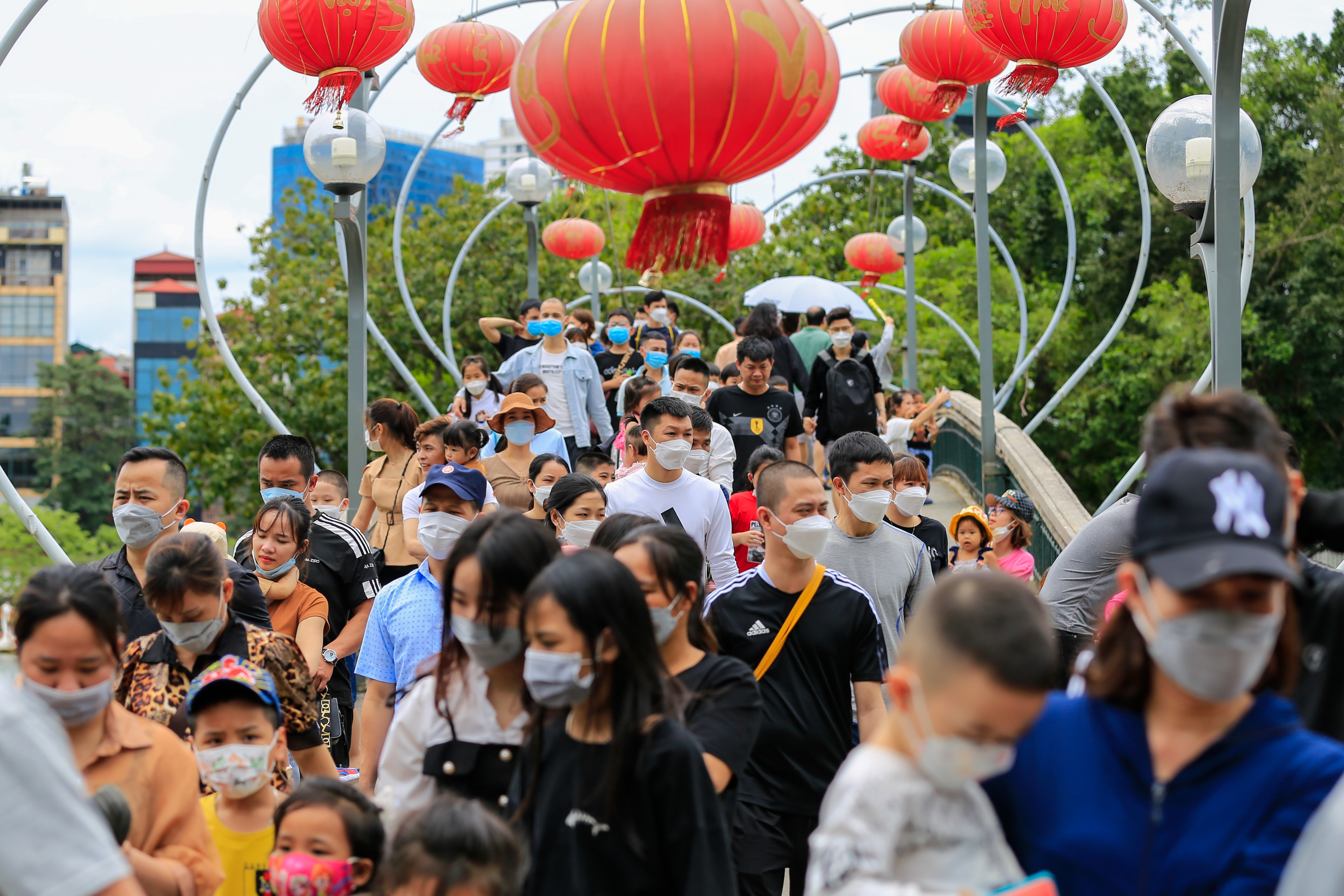 hang nghin nguoi ve khu vui choi tai Ha Noi anh 11