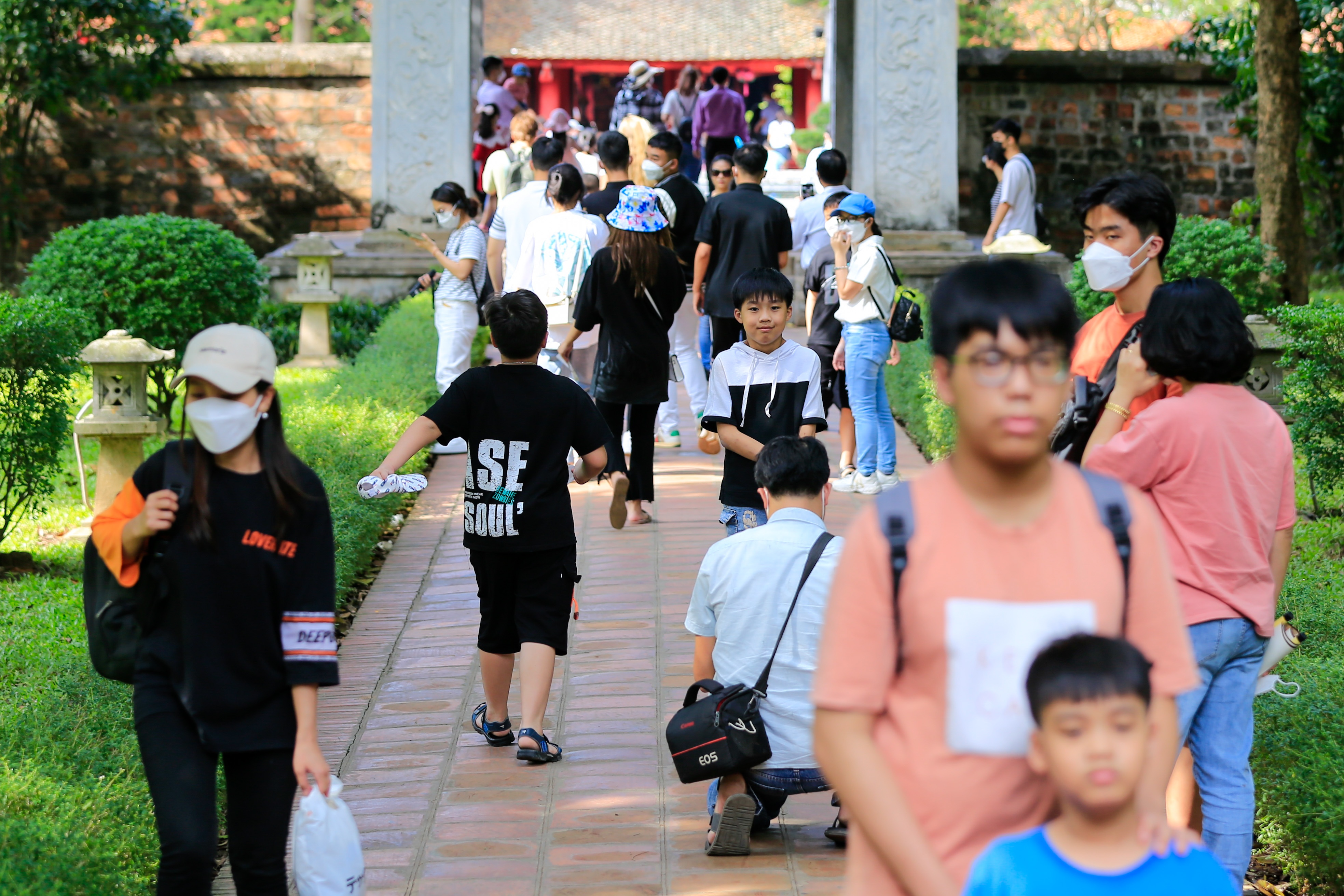 hang nghin nguoi ve khu vui choi tai Ha Noi anh 13