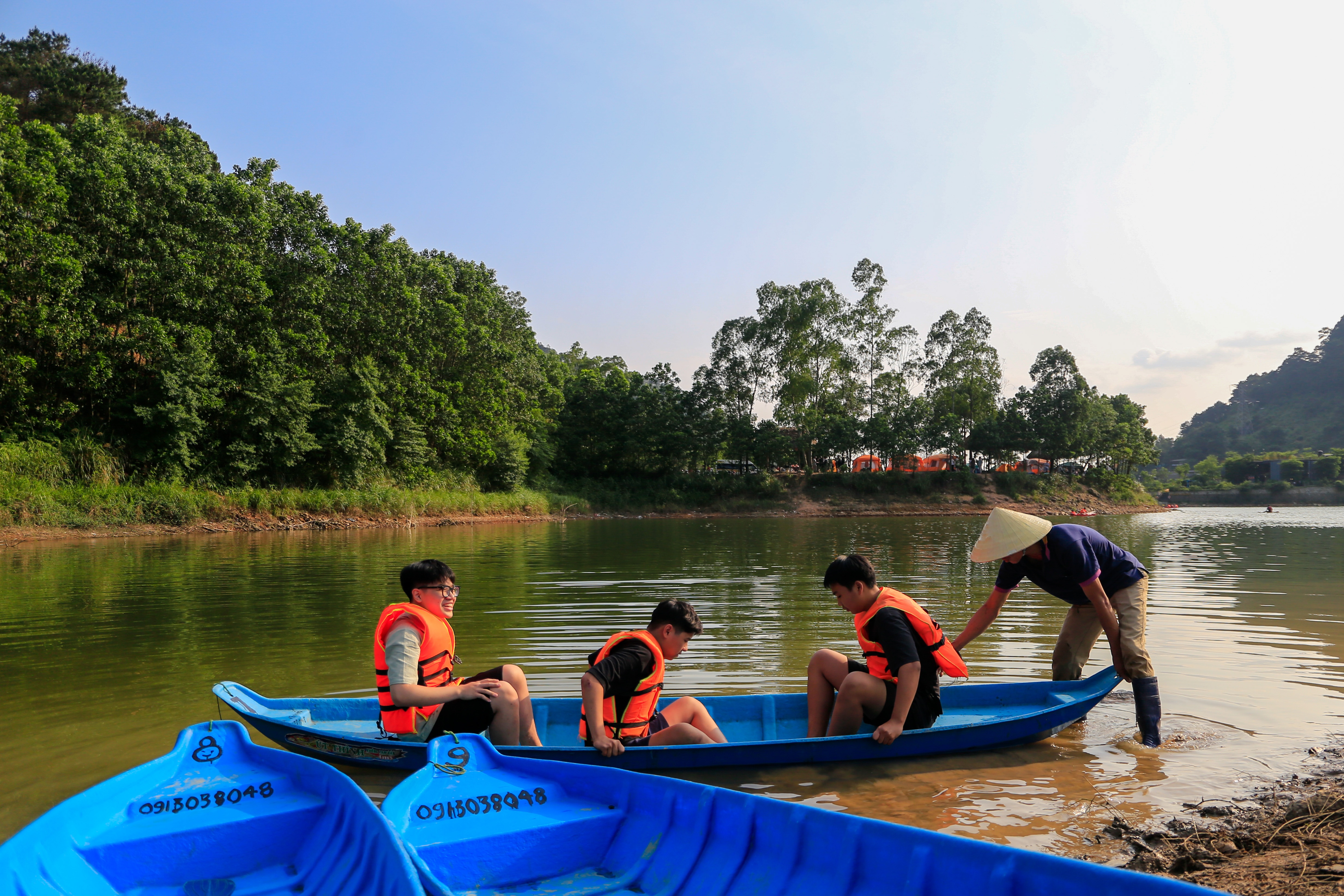 cam trai o ho Dong Do anh 4