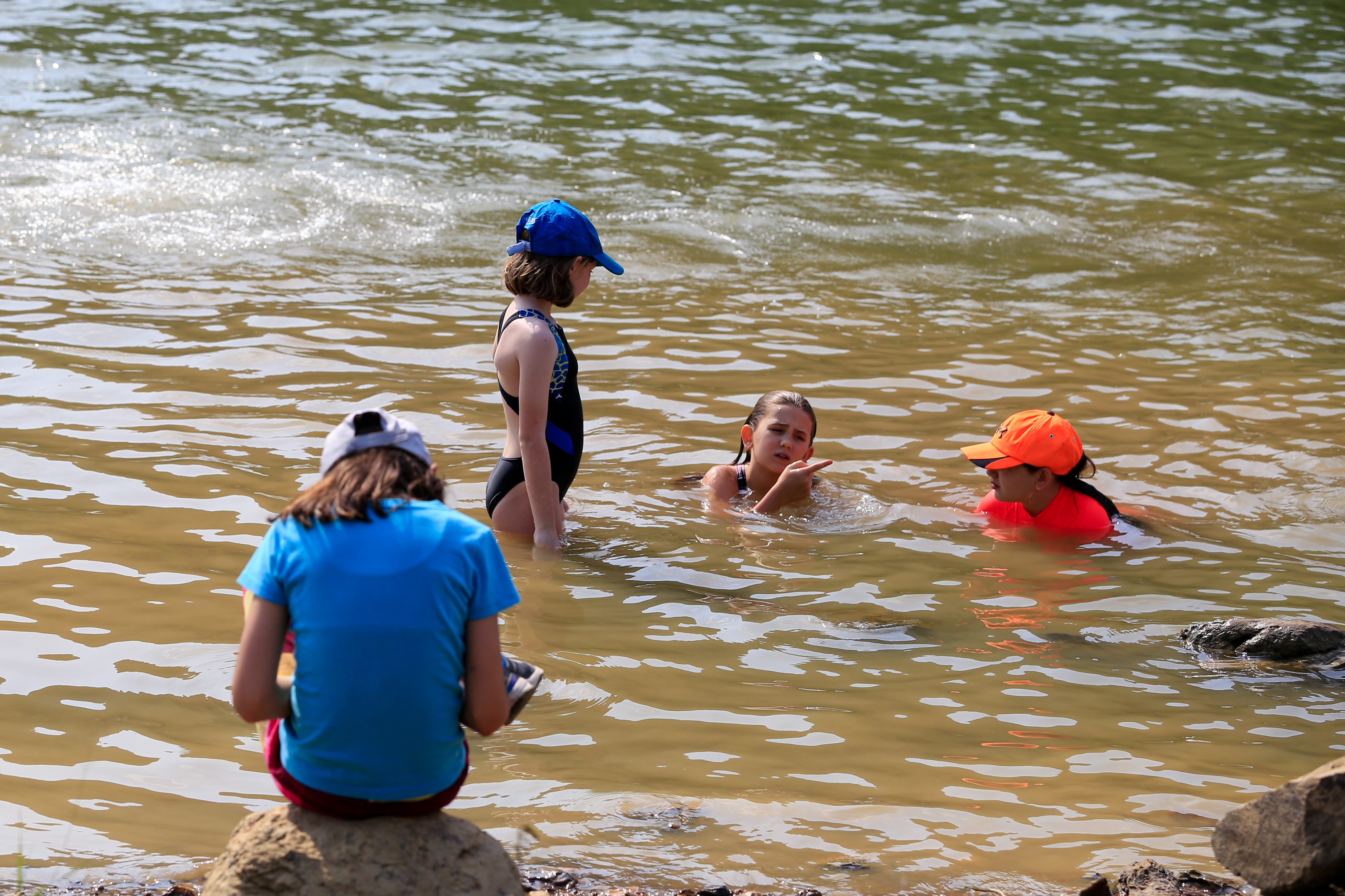 cam trai o ho Dong Do anh 9