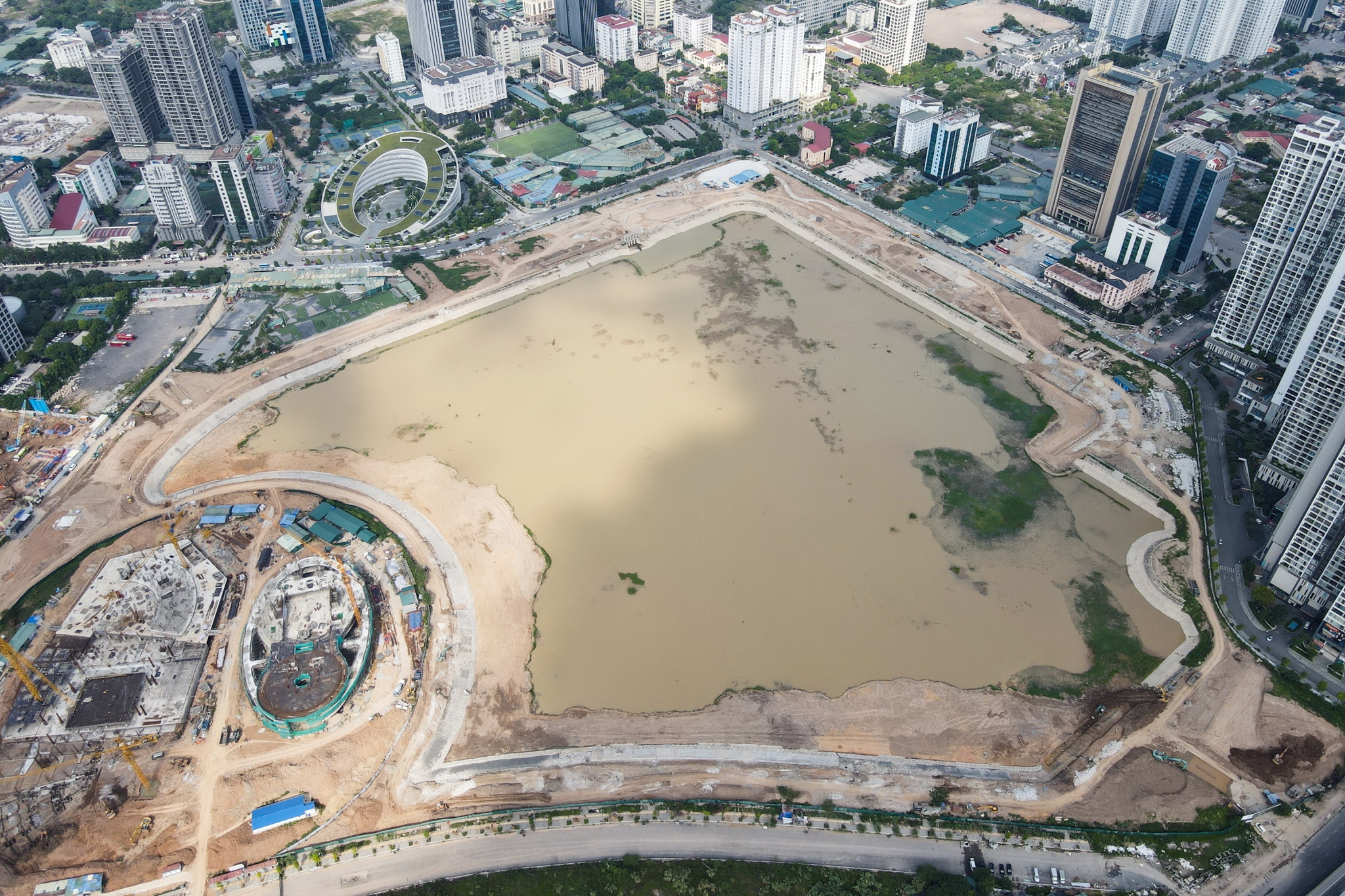 cong vien,  ho dieu hoa cham tien do anh 1