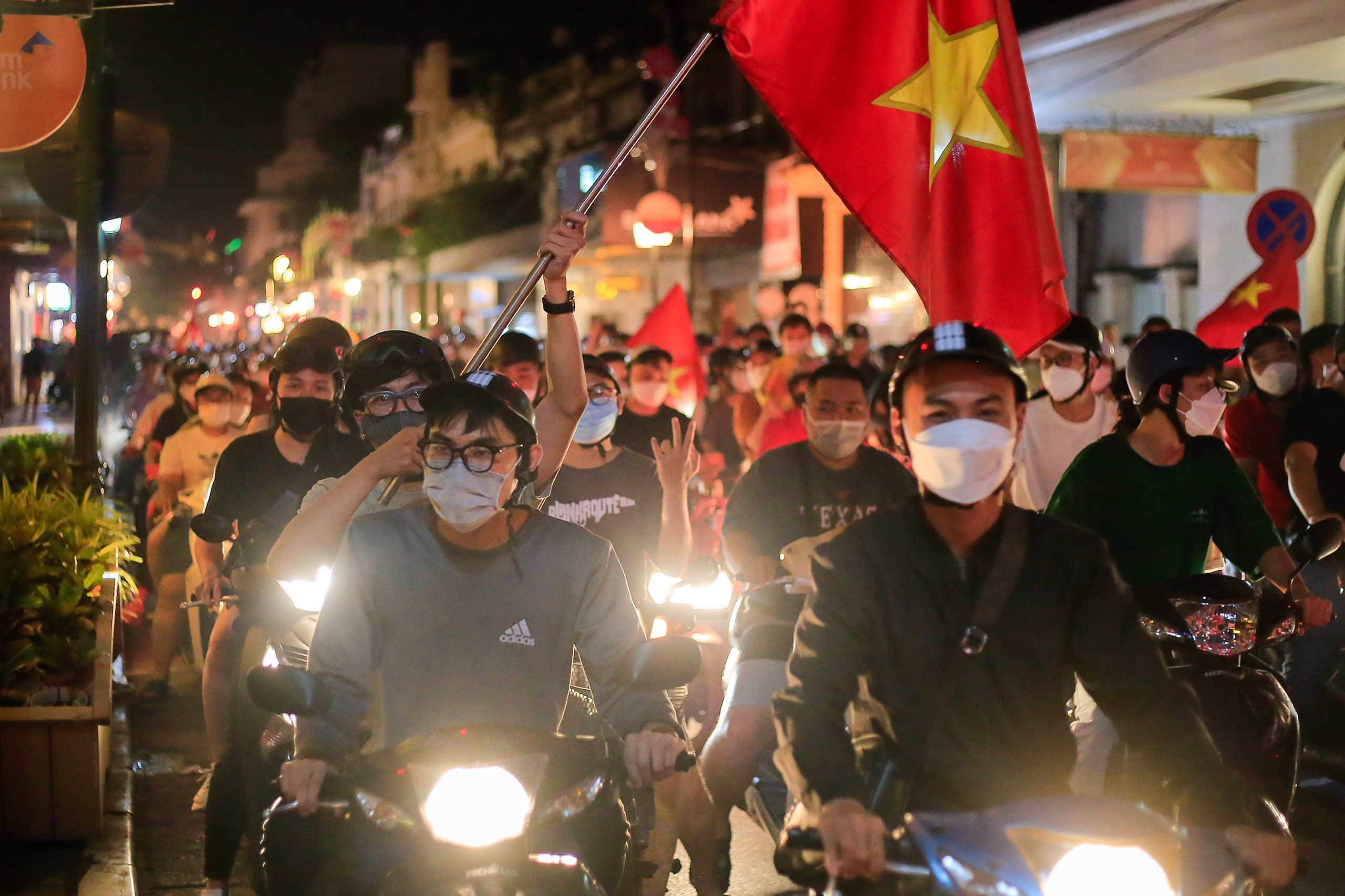 co dong vien an mung chien thang U23 anh 1