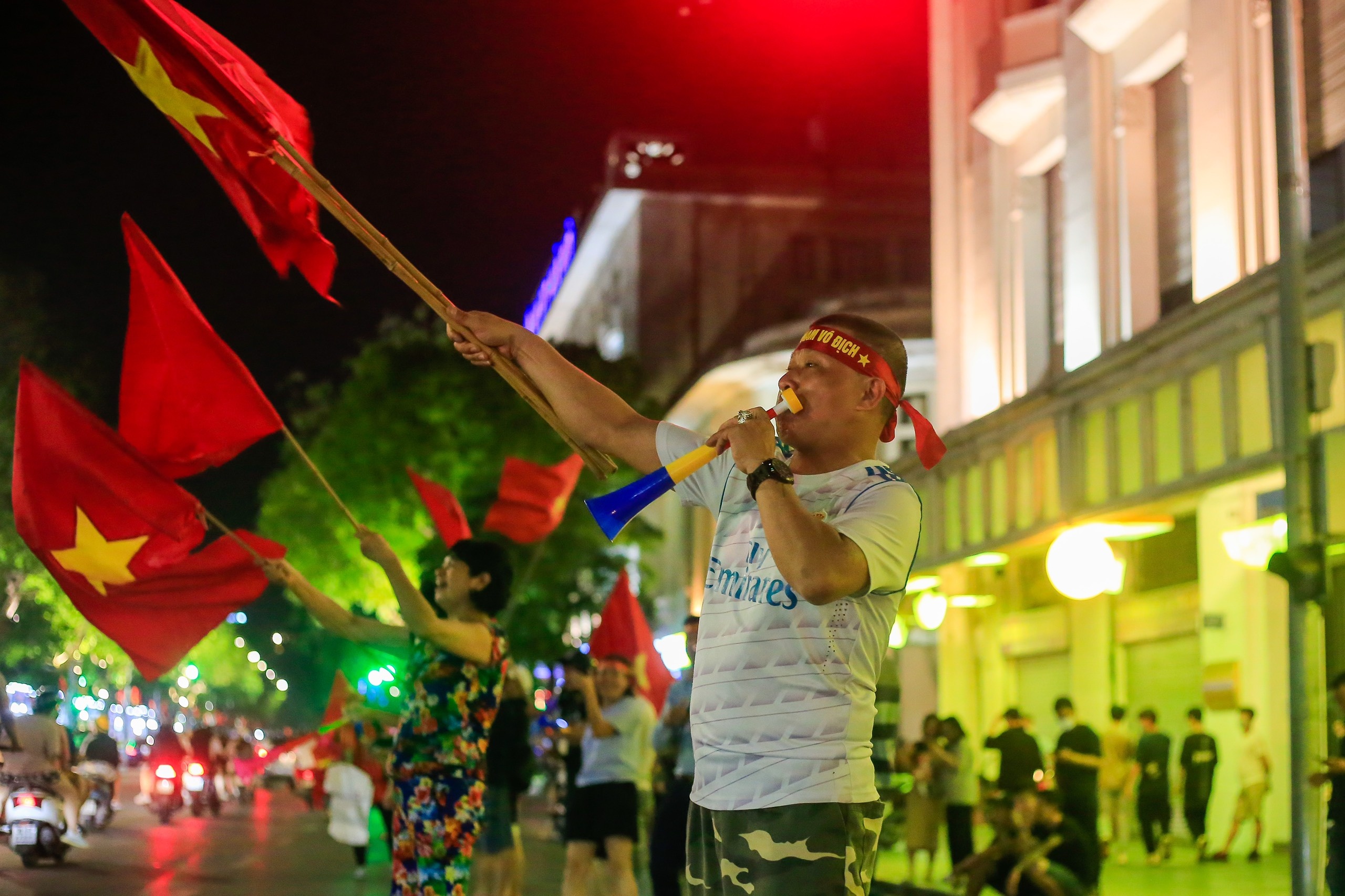 co dong vien an mung chien thang U23 anh 3