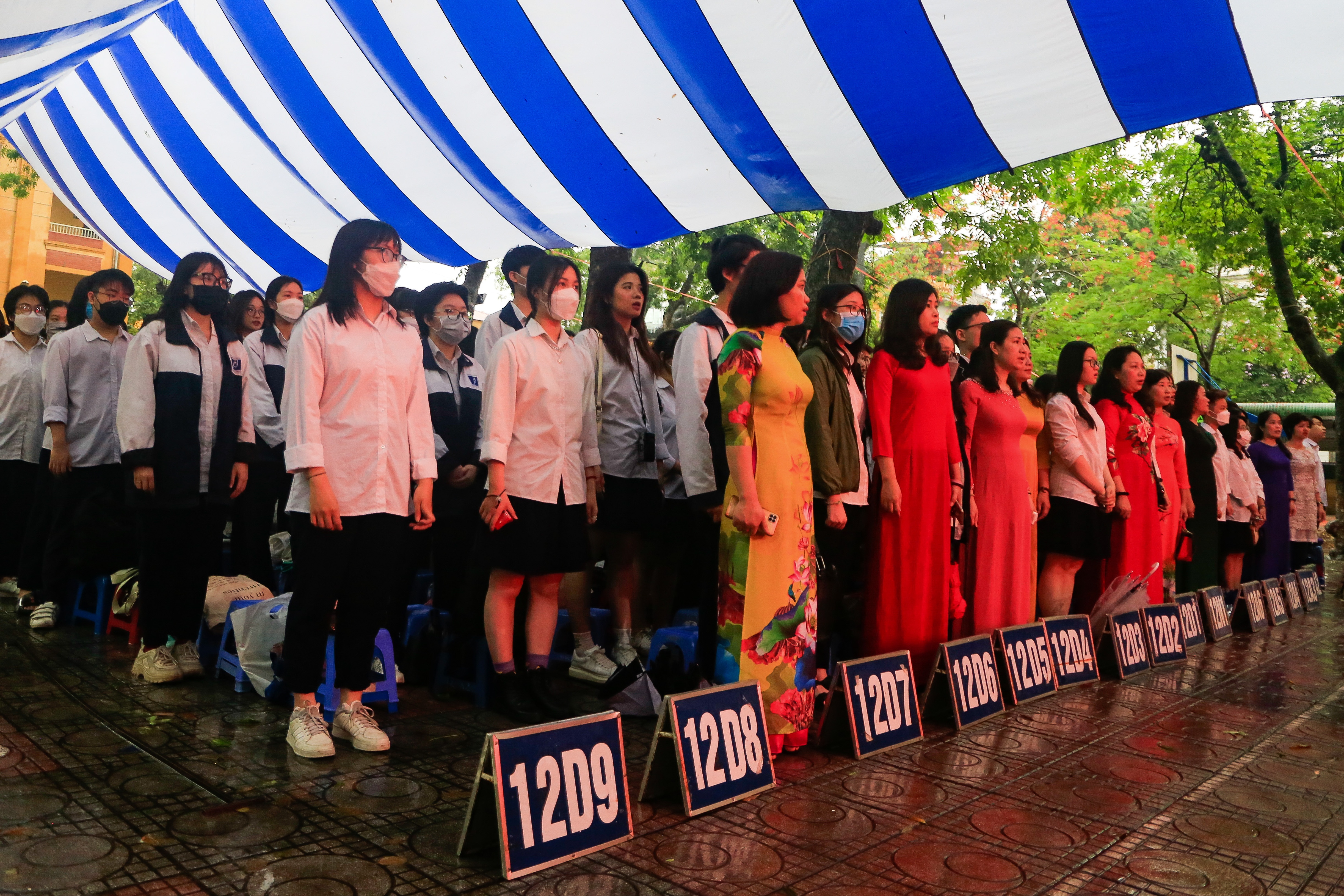 le chia tay tuoi hoc tro cua hoc sinh lop 12 anh 1