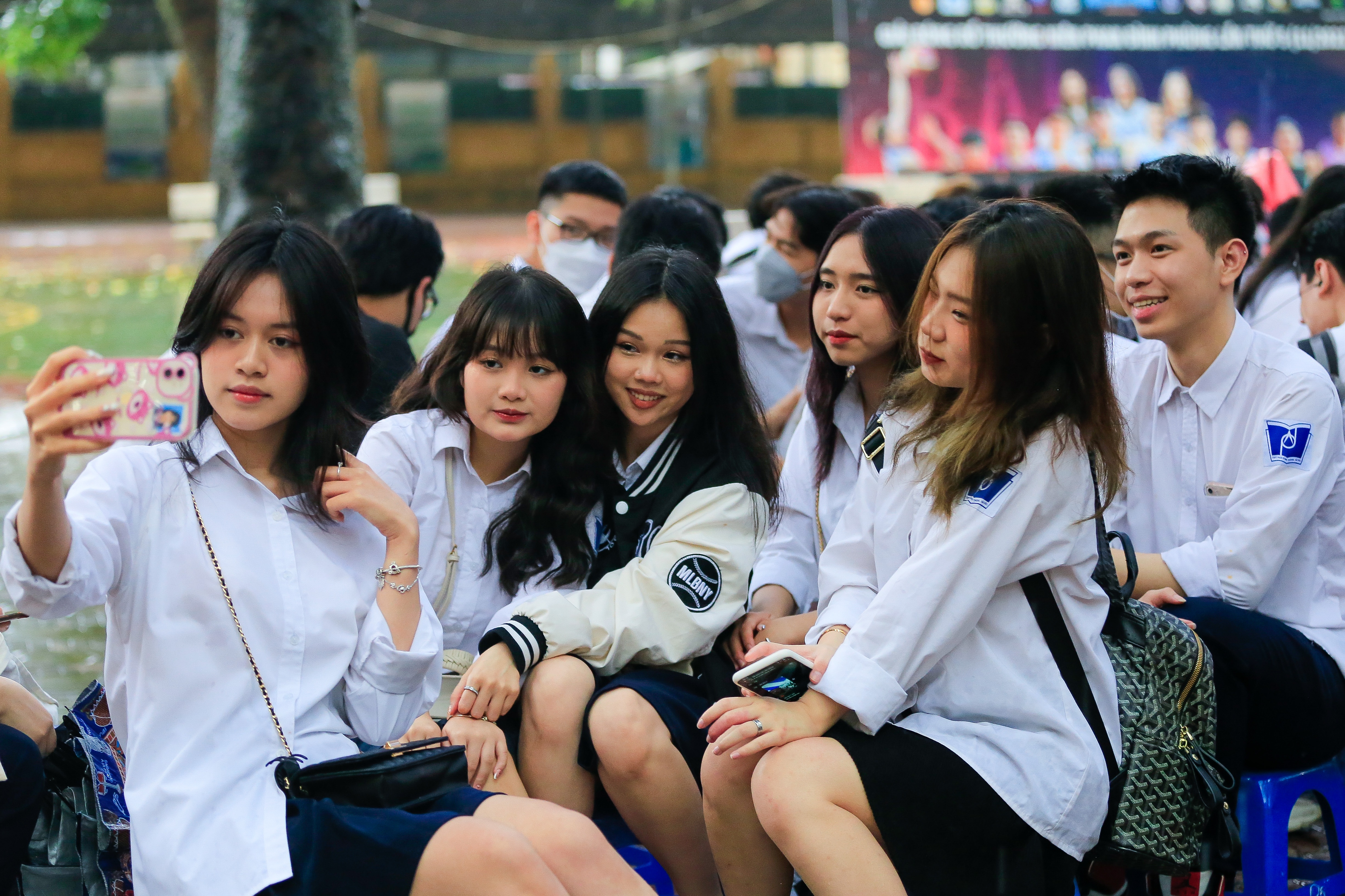 le chia tay tuoi hoc tro cua hoc sinh lop 12 anh 2