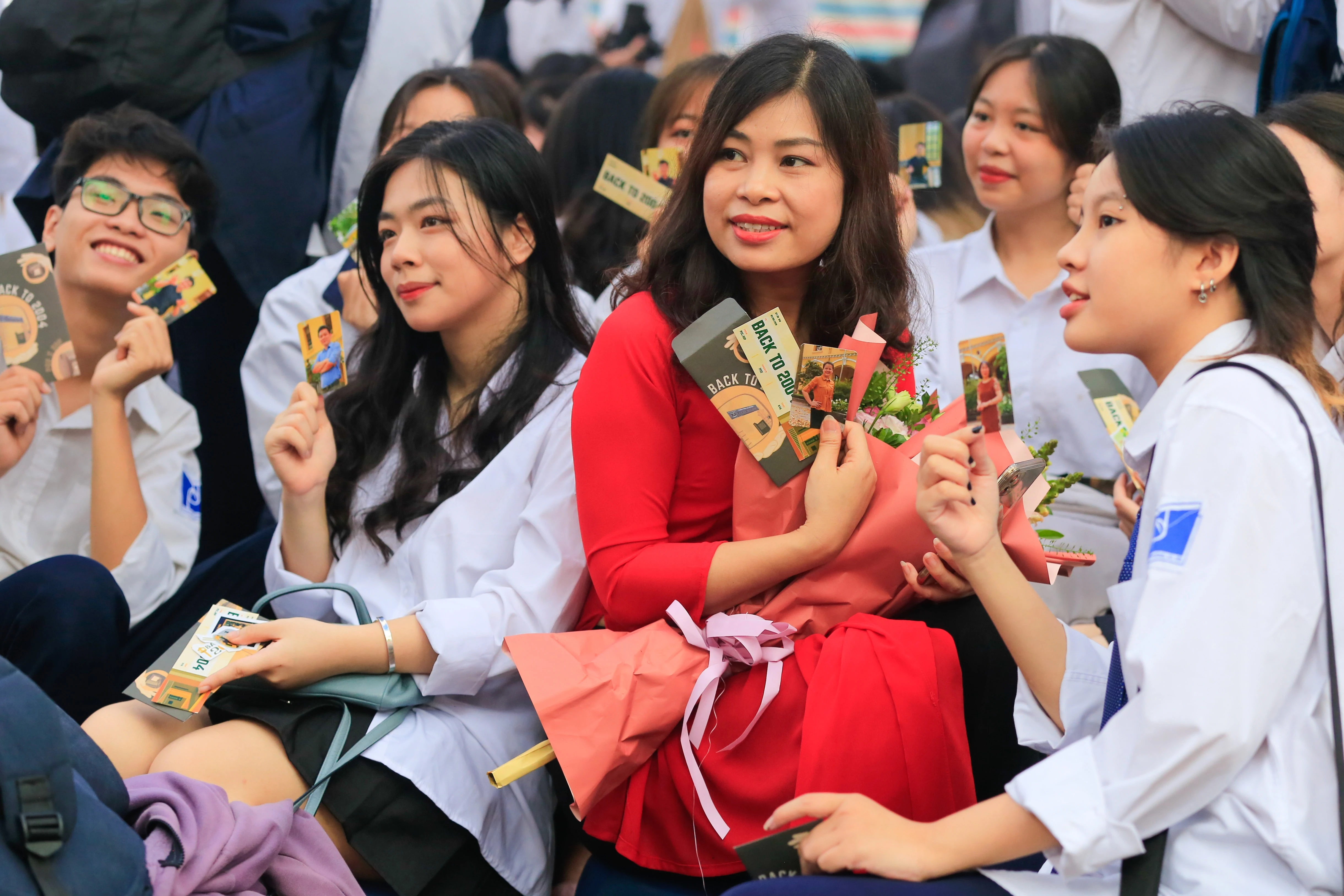 le chia tay tuoi hoc tro cua hoc sinh lop 12 anh 8