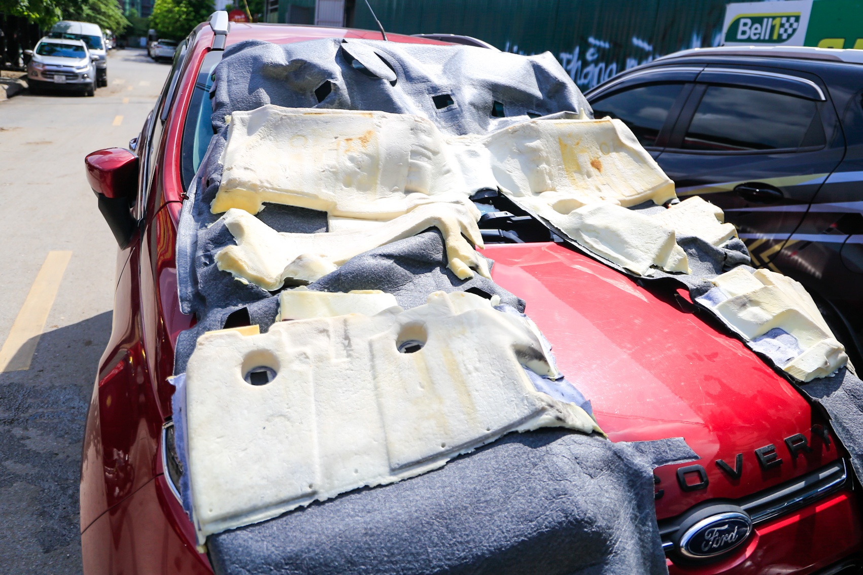 Ha Noi mua lon nhieu xe chet may anh 6