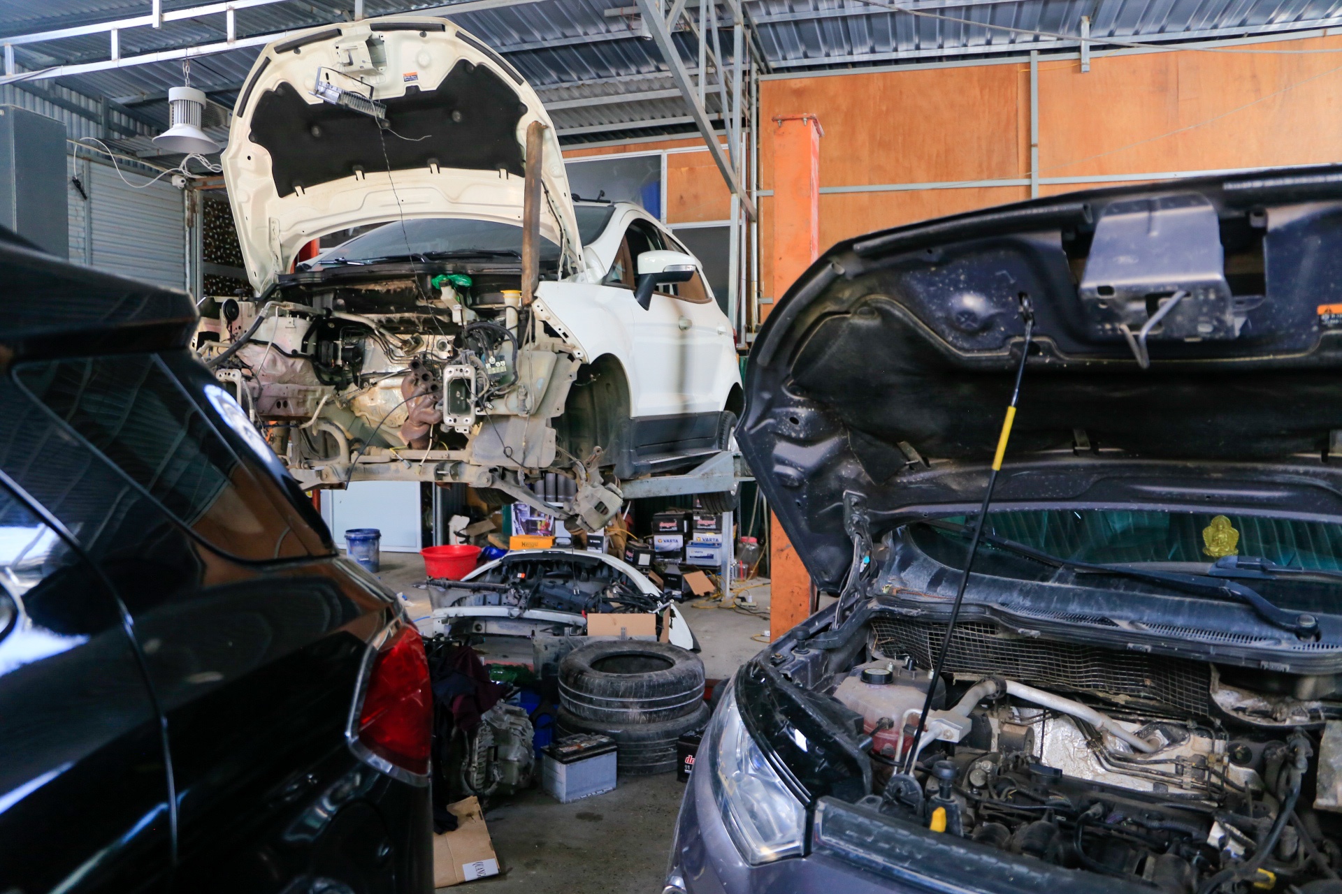 Ha Noi mua lon nhieu xe chet may anh 8