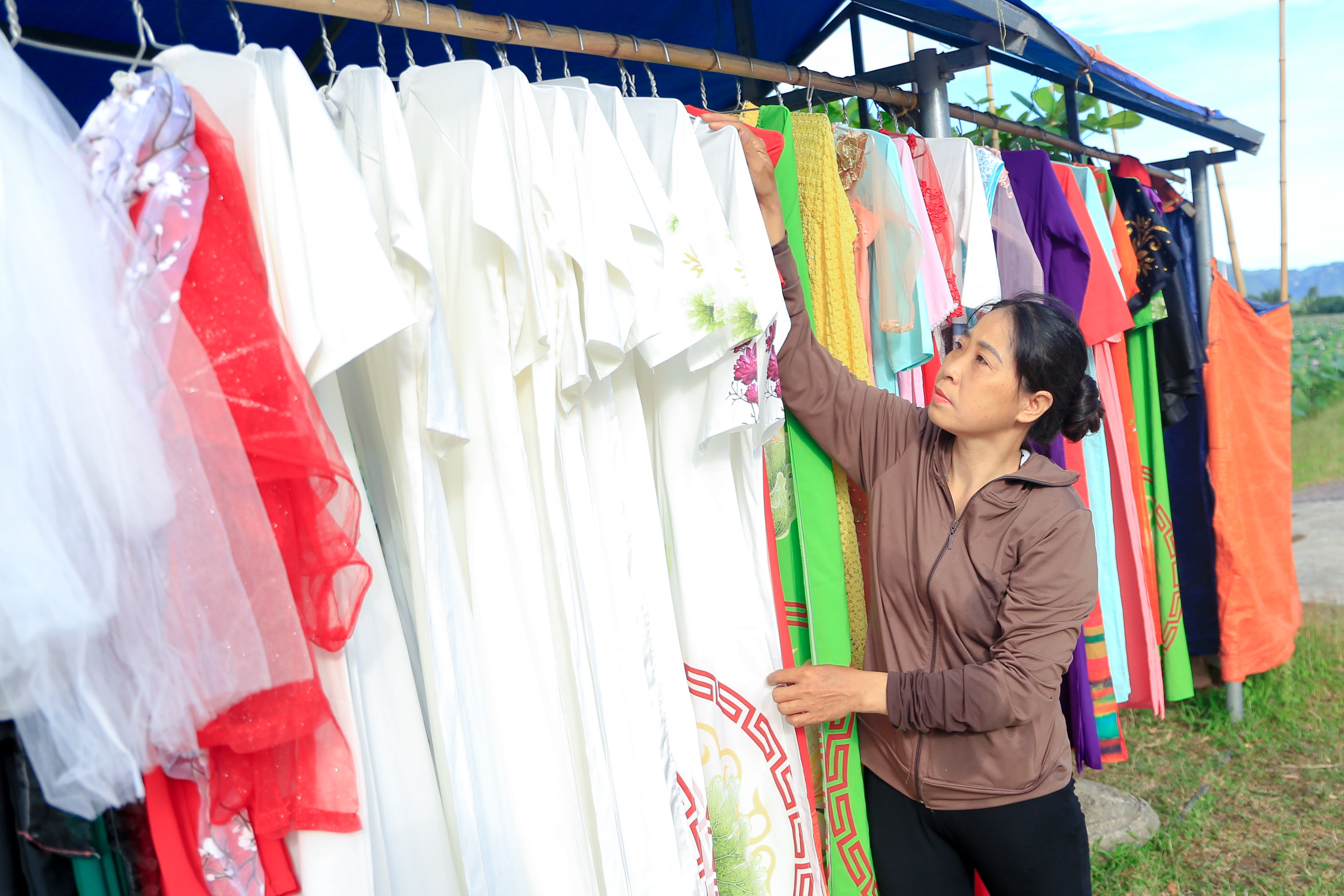 gioi tre check-in dam sen anh 4