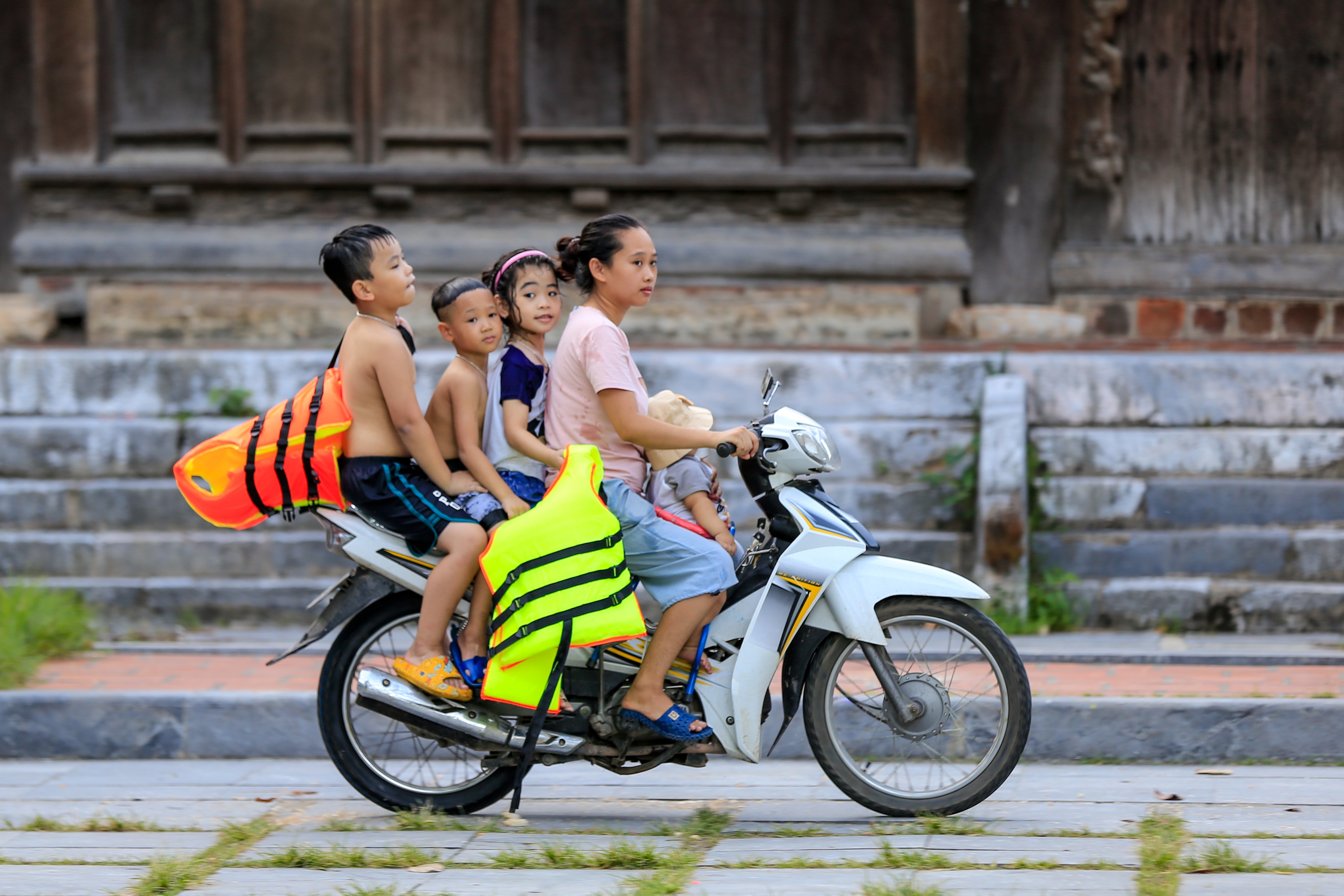 Nguoi dan boi loi giai nhiet anh 11