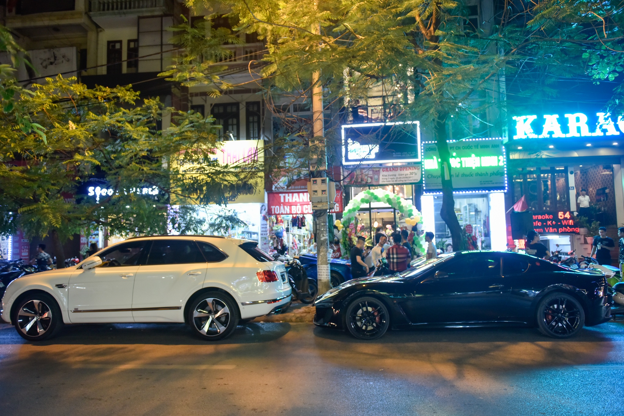 Ferrari 488 Spider anh 7