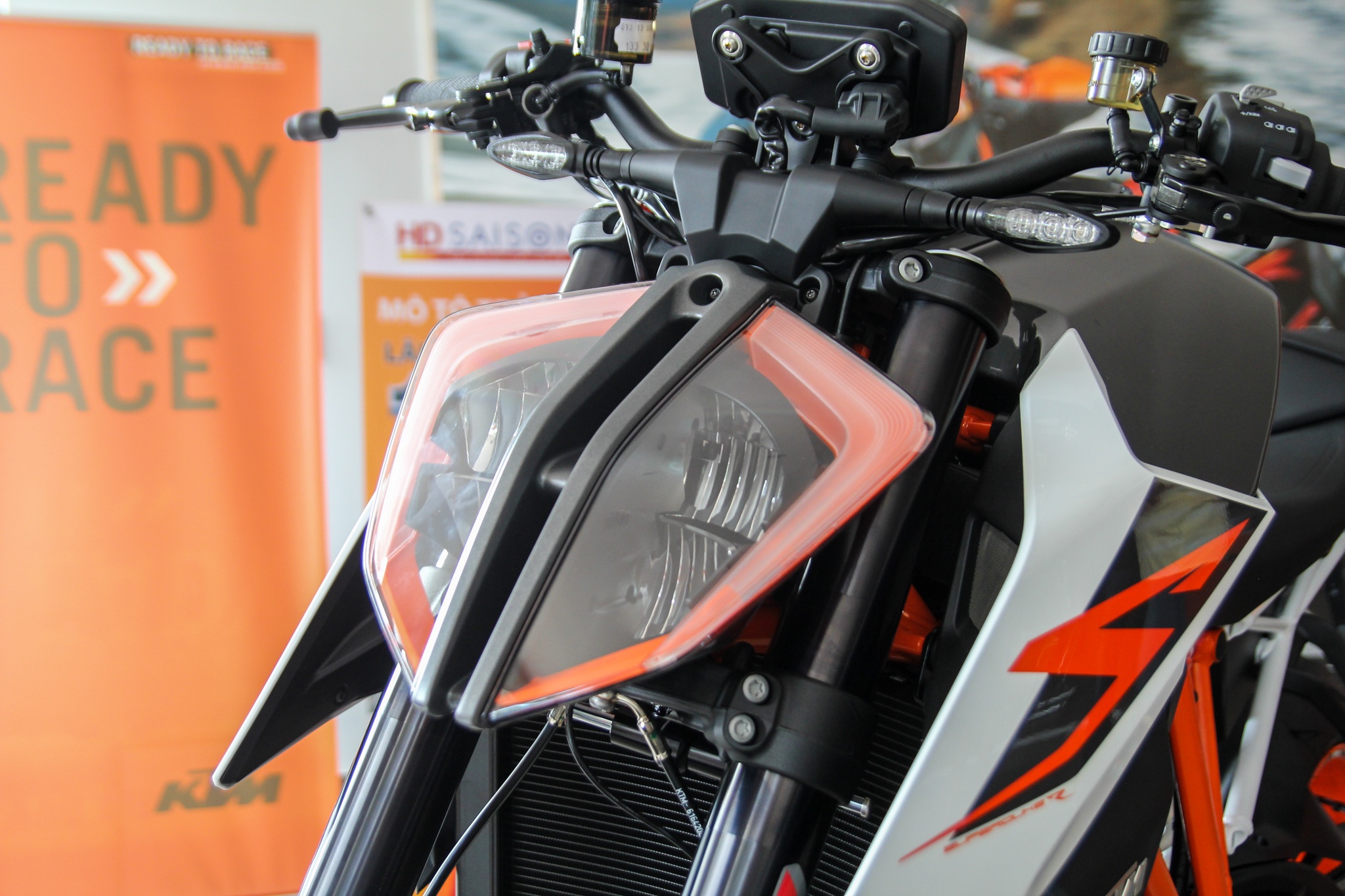 KTM 1290 Super Duke R 2017 anh 2