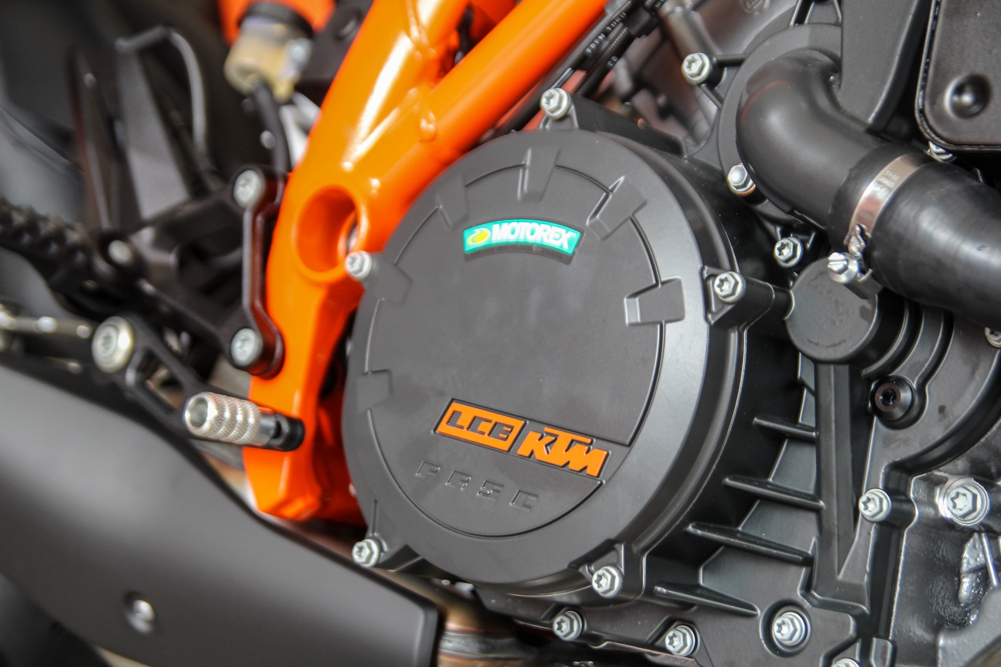 KTM 1290 Super Duke R 2017 anh 7