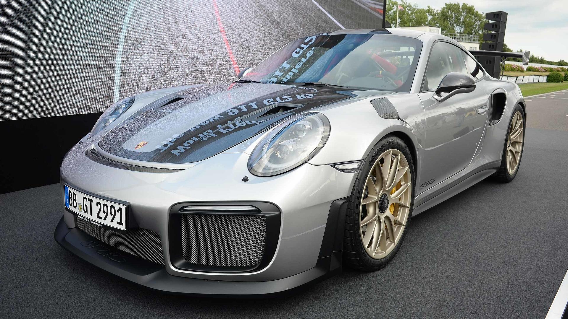 Porsche 911 GT2 RS ra mắt  ảnh 1 Porsche 911 GT2 RS ra mat anh 1
