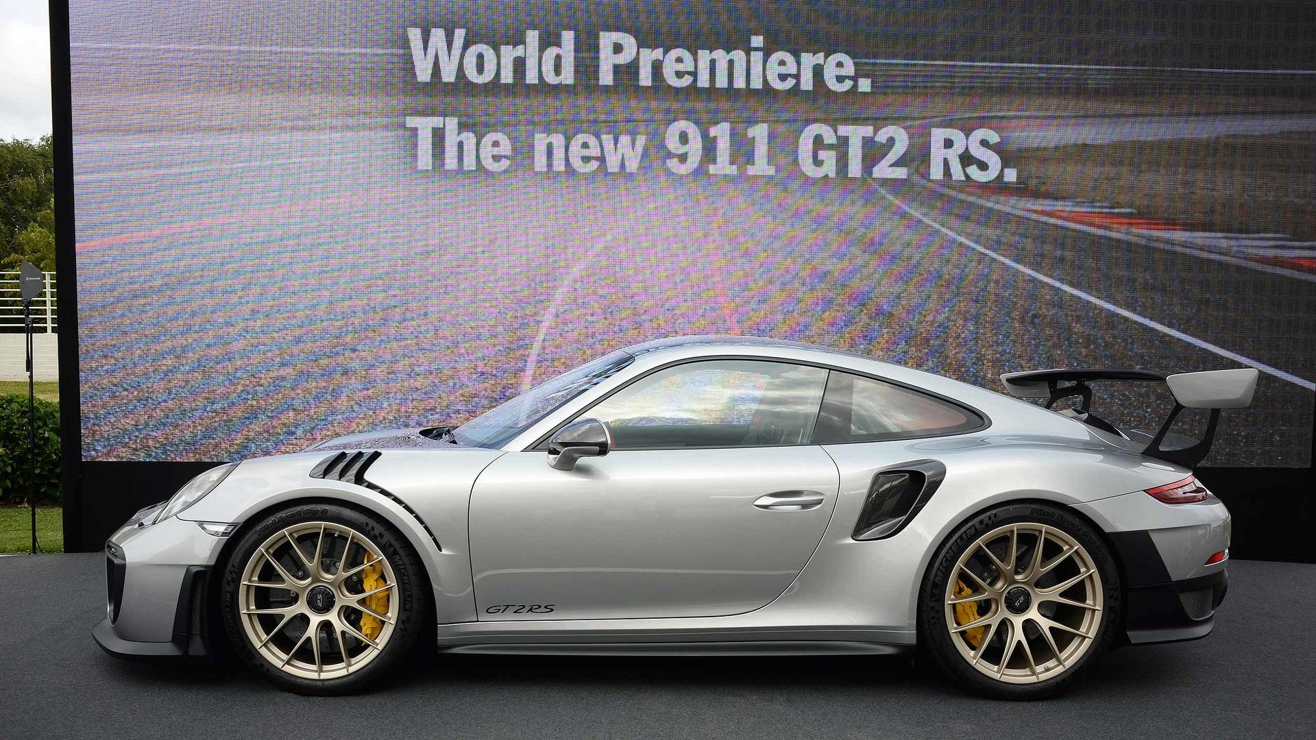Porsche 911 GT2 RS ra mắt  ảnh 2 Porsche 911 GT2 RS ra mat anh 2