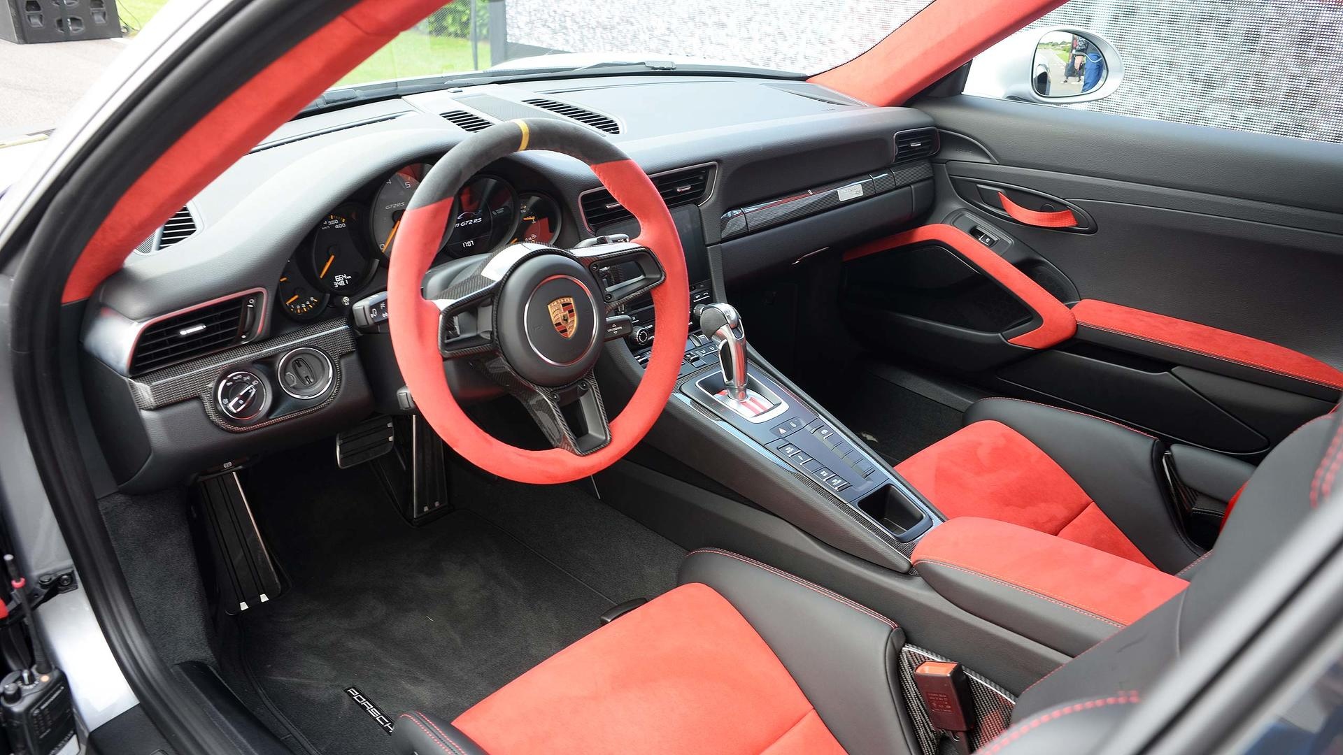 Porsche 911 GT2 RS ra mắt  ảnh 5 Porsche 911 GT2 RS ra mat anh 5
