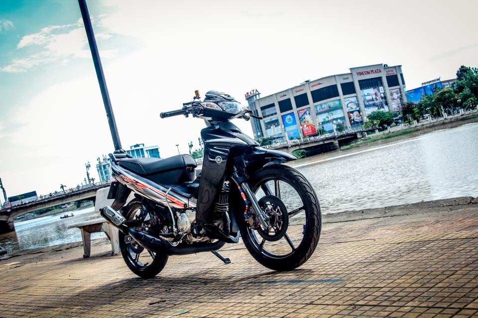 Yamaha 125ZR do hon 300 trieu dong tai Viet Nam hinh anh