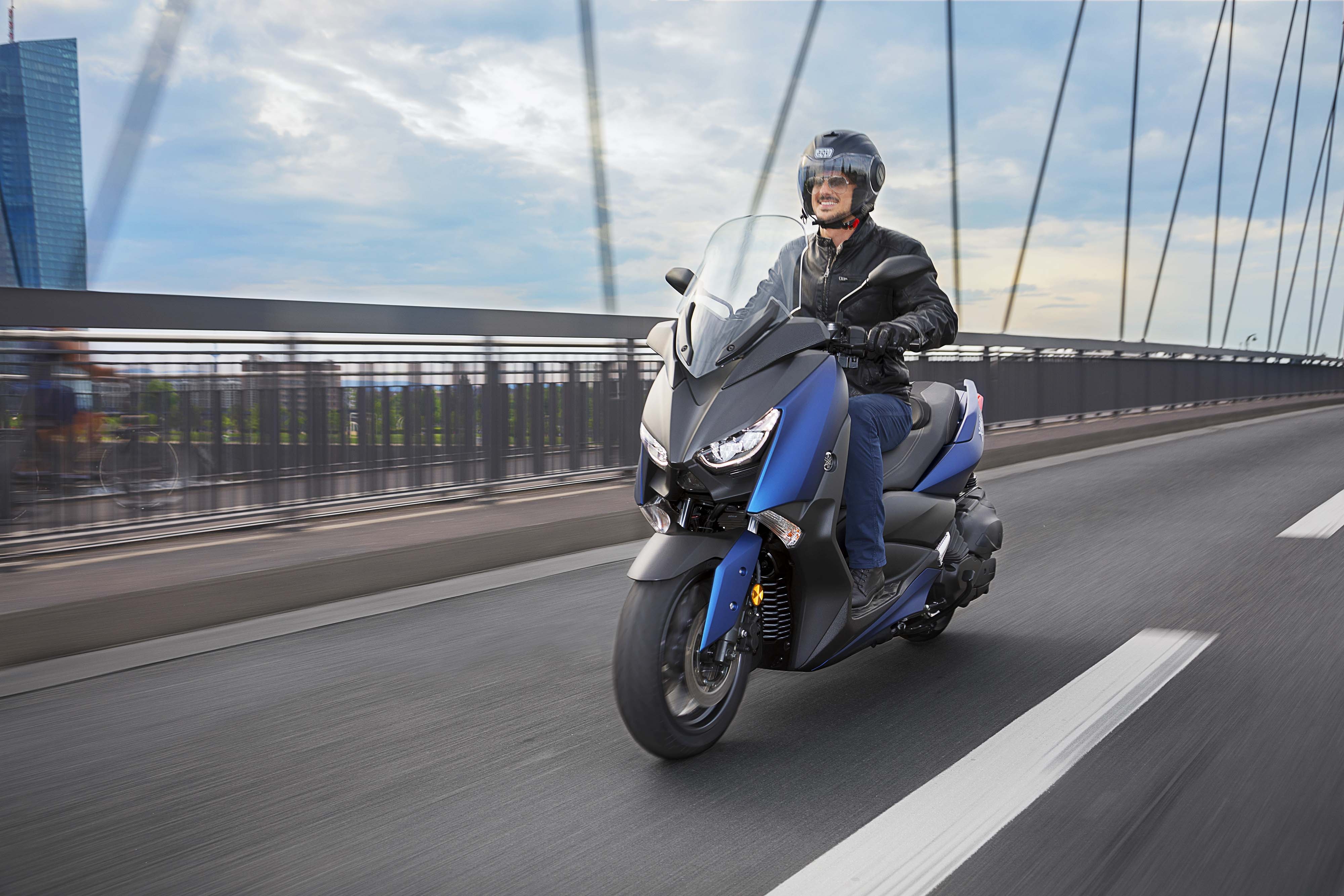 Yamaha X-Max 2018 anh 9