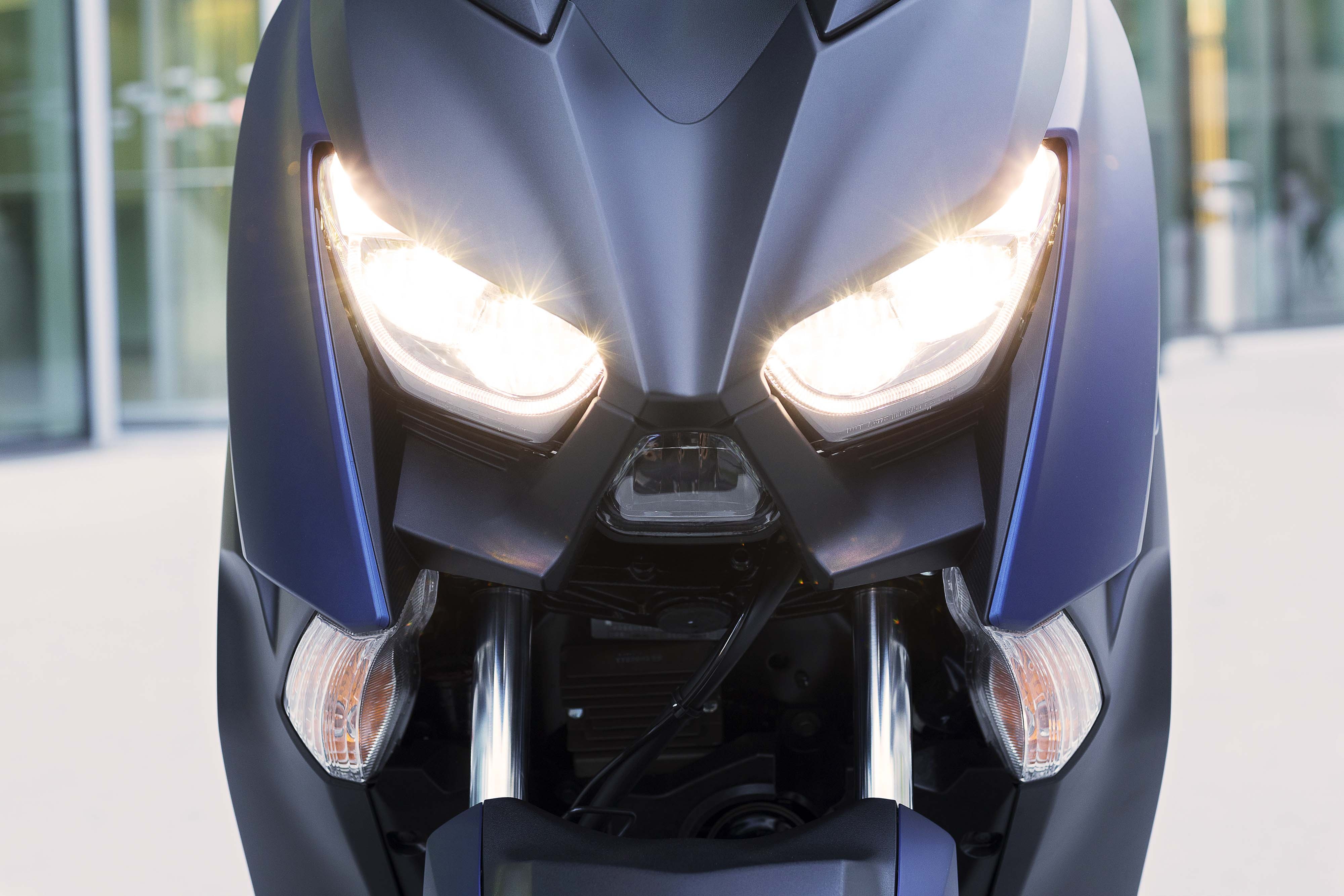 Yamaha X-Max 2018 anh 3