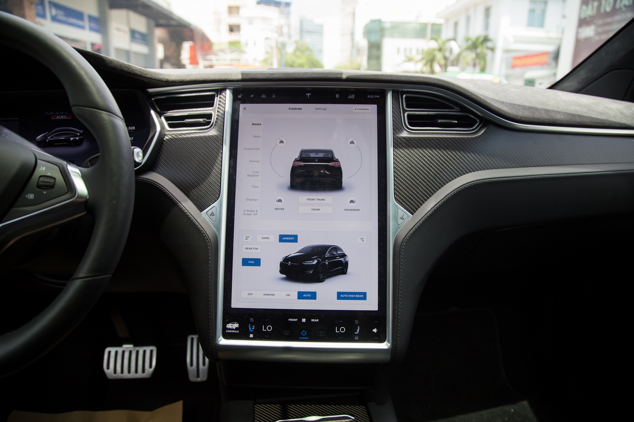 Tesla Model X anh 10