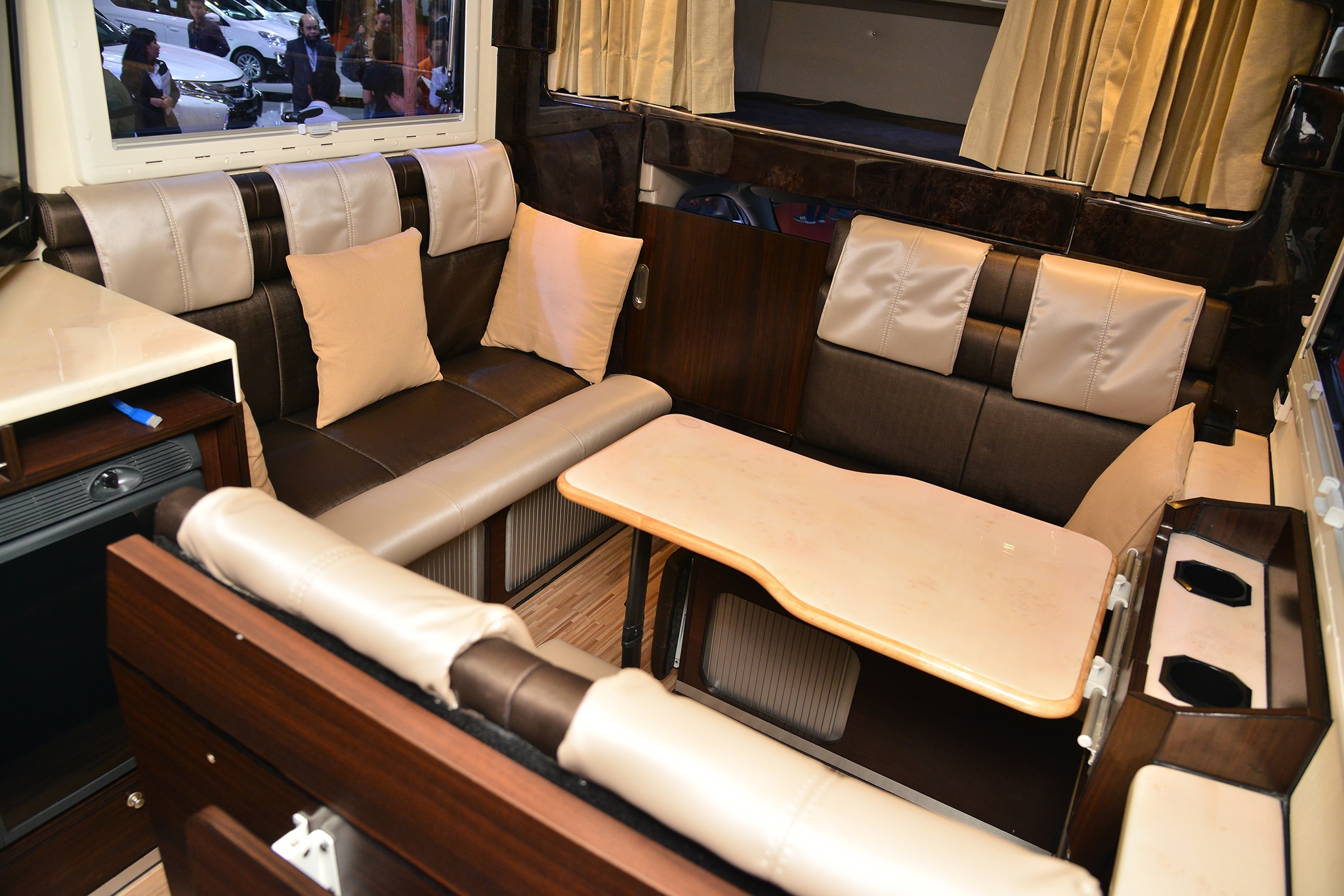 Isuzu Motorhome ảnh 2 Isuzu Motorhome anh 2