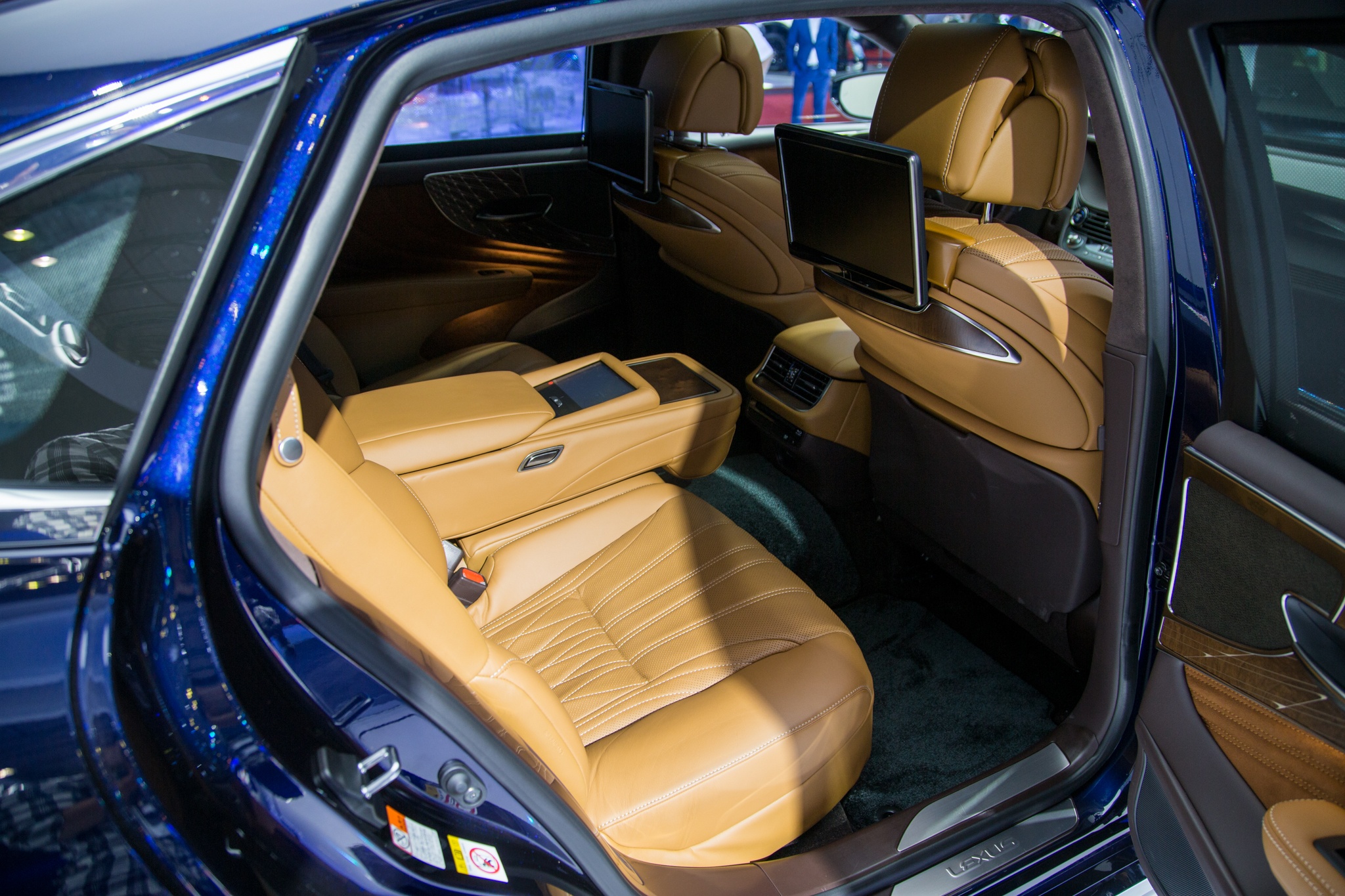 Lexus LS 500h tại Việt Nam  ảnh 10 Lexus LS 500h tai Viet Nam anh 10