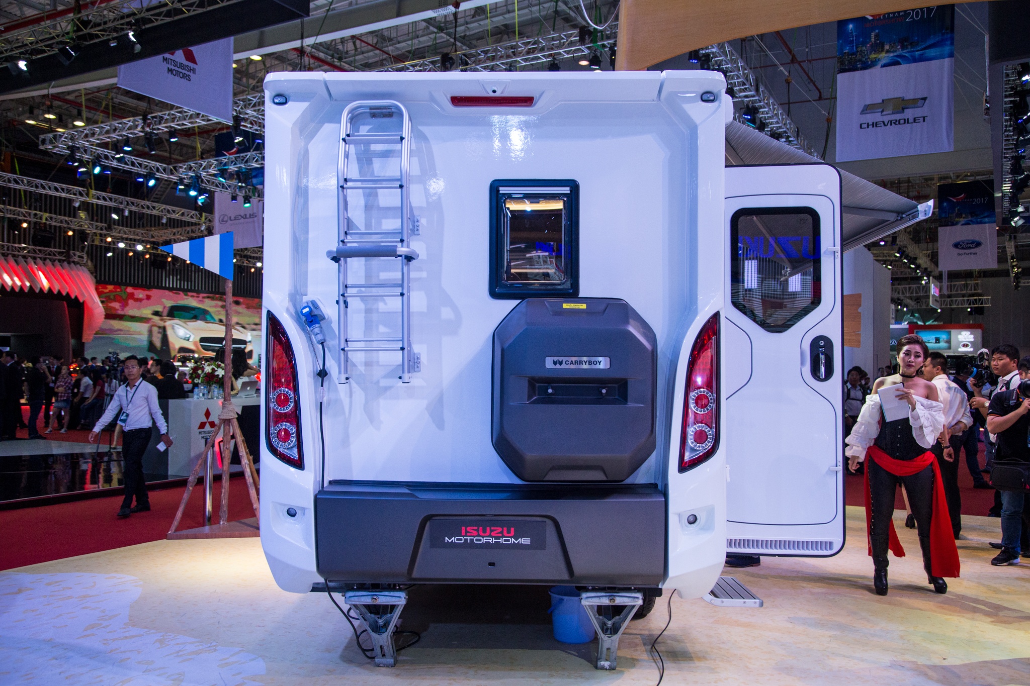 Isuzu Motorhome ảnh 9 Isuzu Motorhome anh 9