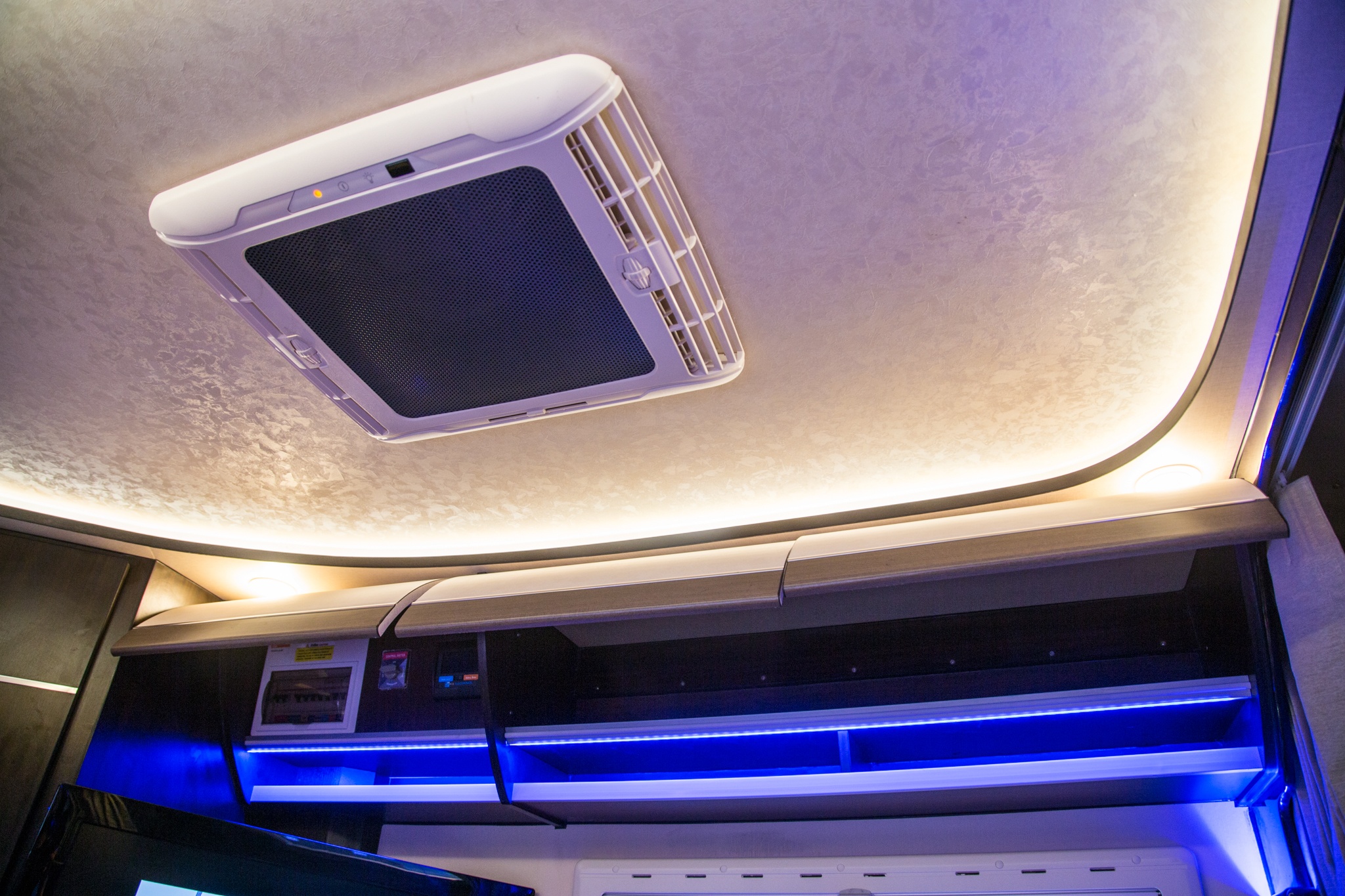 Isuzu Motorhome ảnh 6 Isuzu Motorhome anh 6