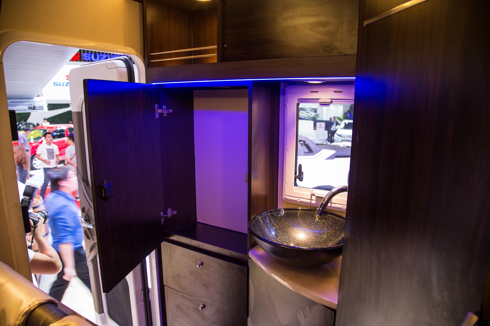 Isuzu Motorhome ảnh 7 Isuzu Motorhome anh 7