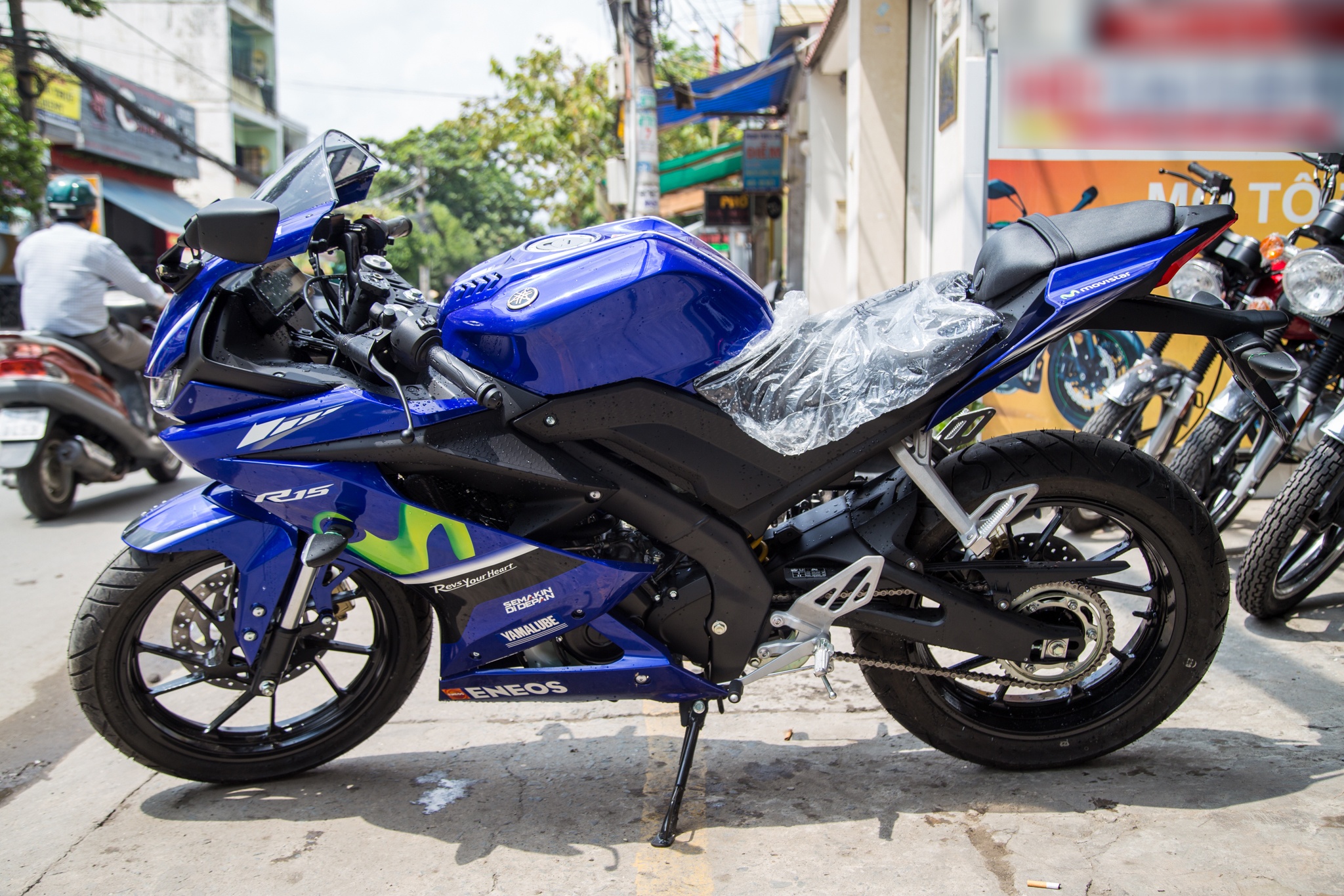 Yamaha R15 Movistar anh 2