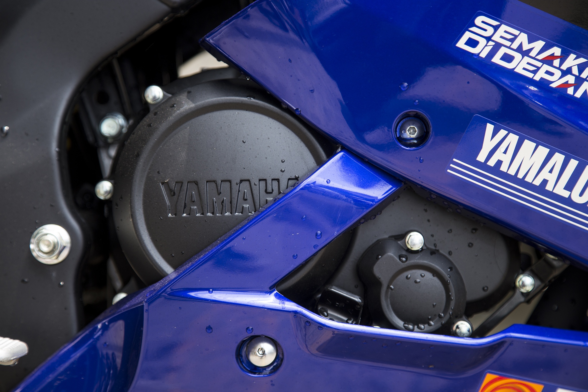 Yamaha R15 Movistar anh 7