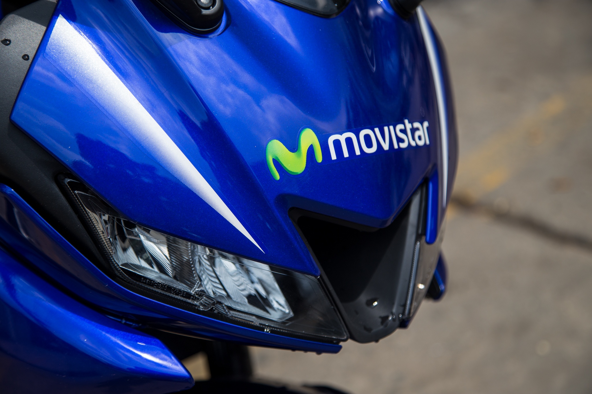 Yamaha R15 Movistar anh 3