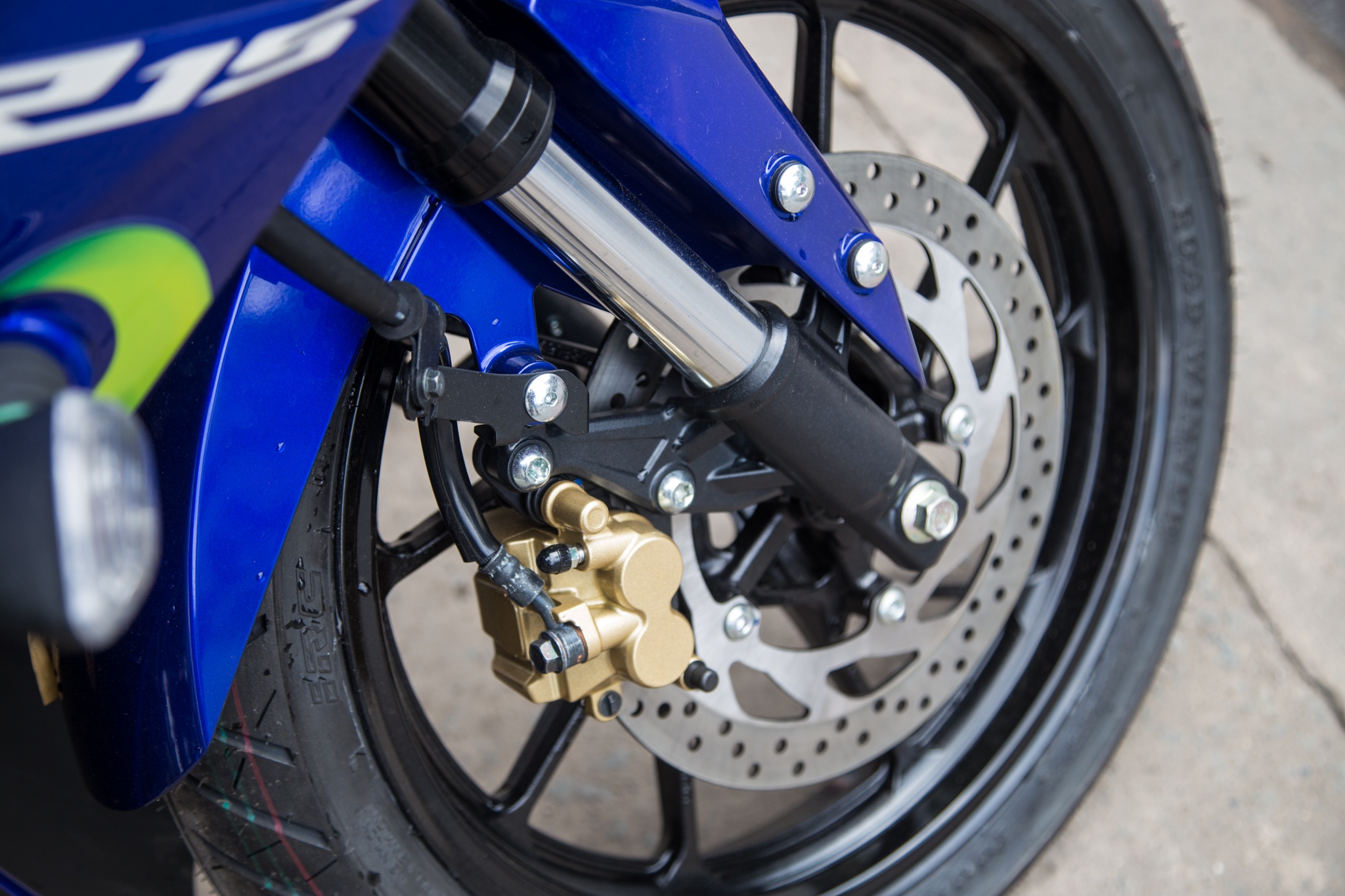 Yamaha R15 Movistar anh 6