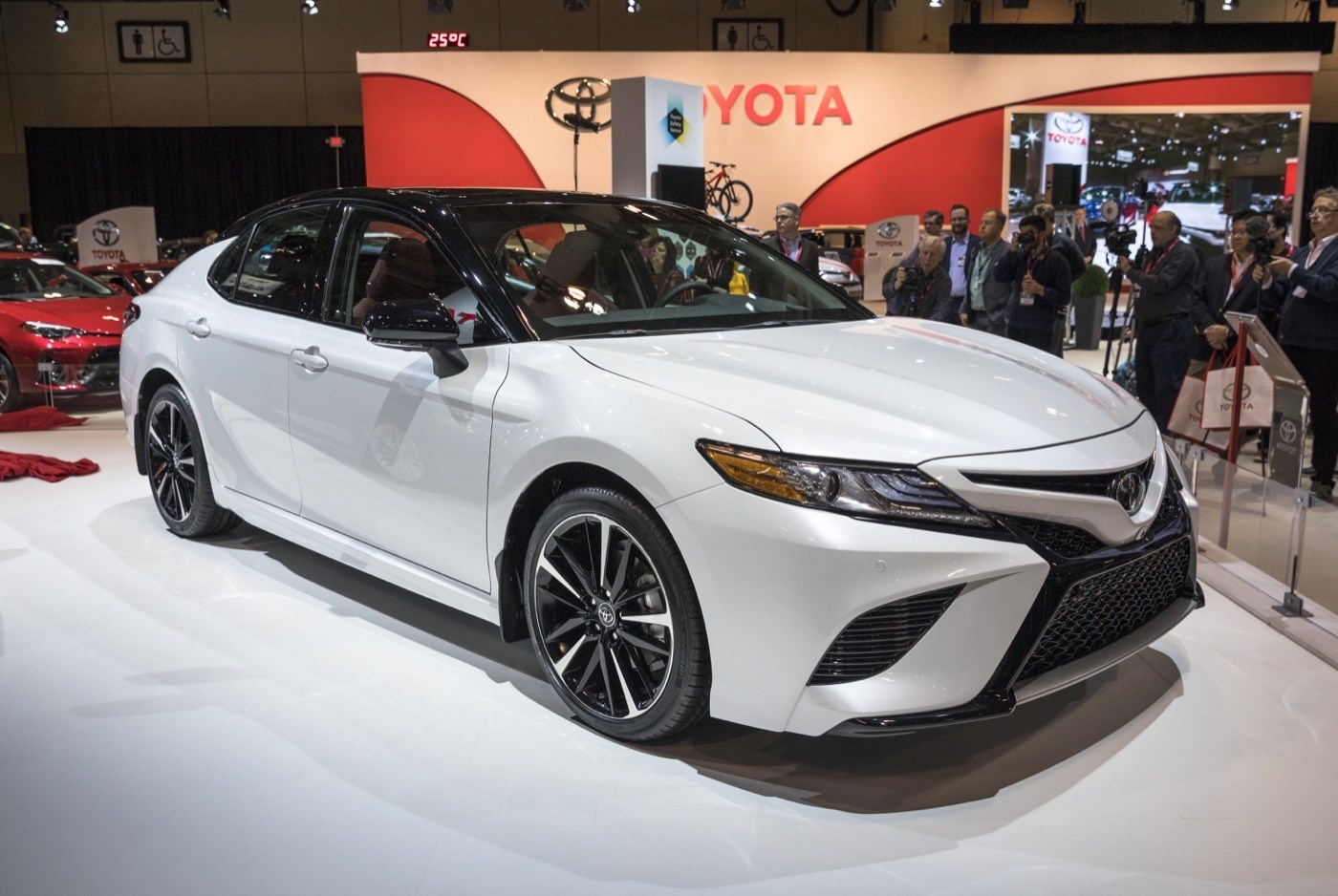 Toyota va Lexus dan dau ve chi so hai long tai My hinh anh