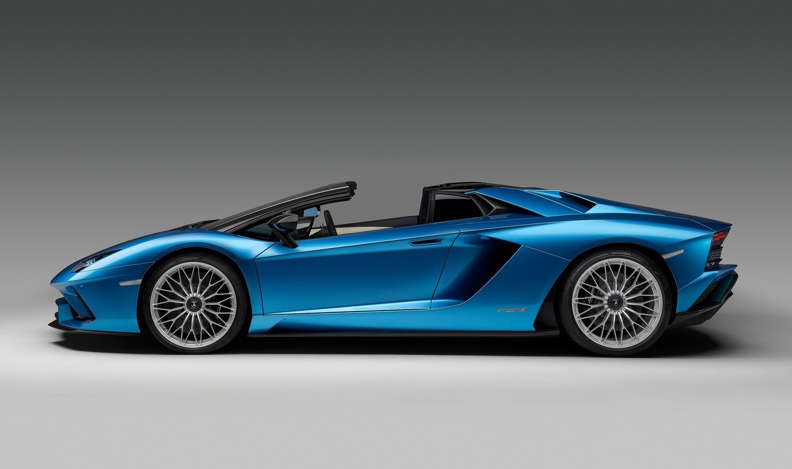 Lamborghini Aventador S Roadster anh 2