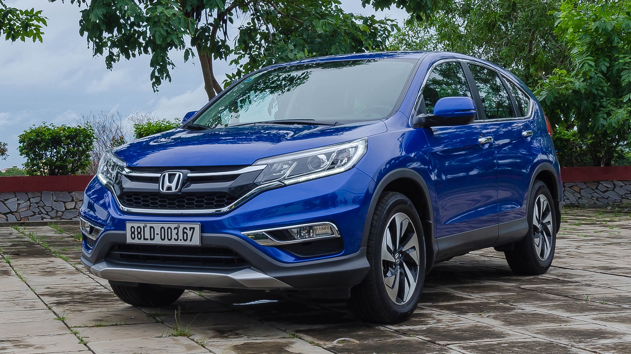 Honda CR-V giam gia manh, khach hang mat long tin hinh anh